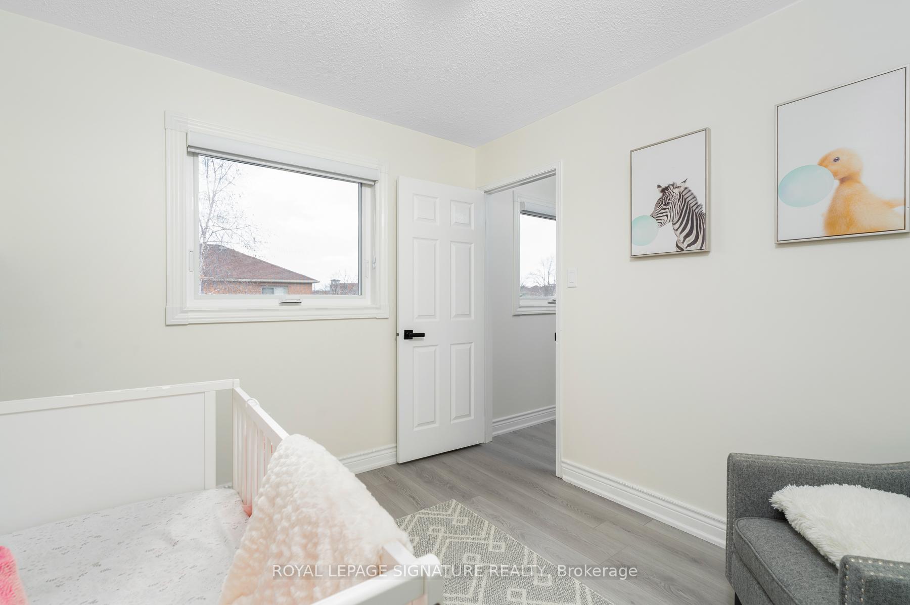 Photo 22 of 34 Denton Circle, Vaughan, Maple — HOMEH