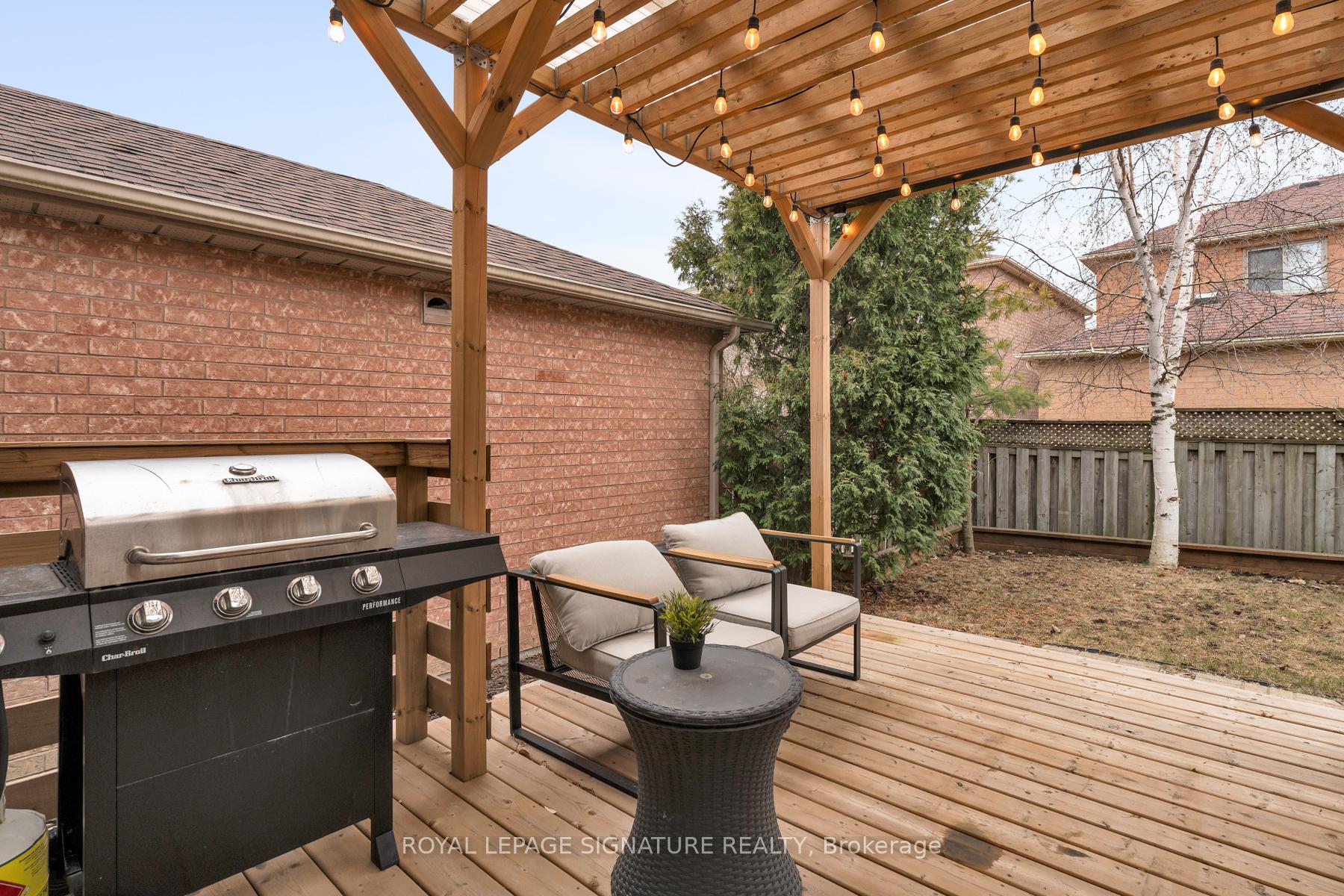 Photo 37 of 34 Denton Circle, Vaughan, Maple — HOMEH