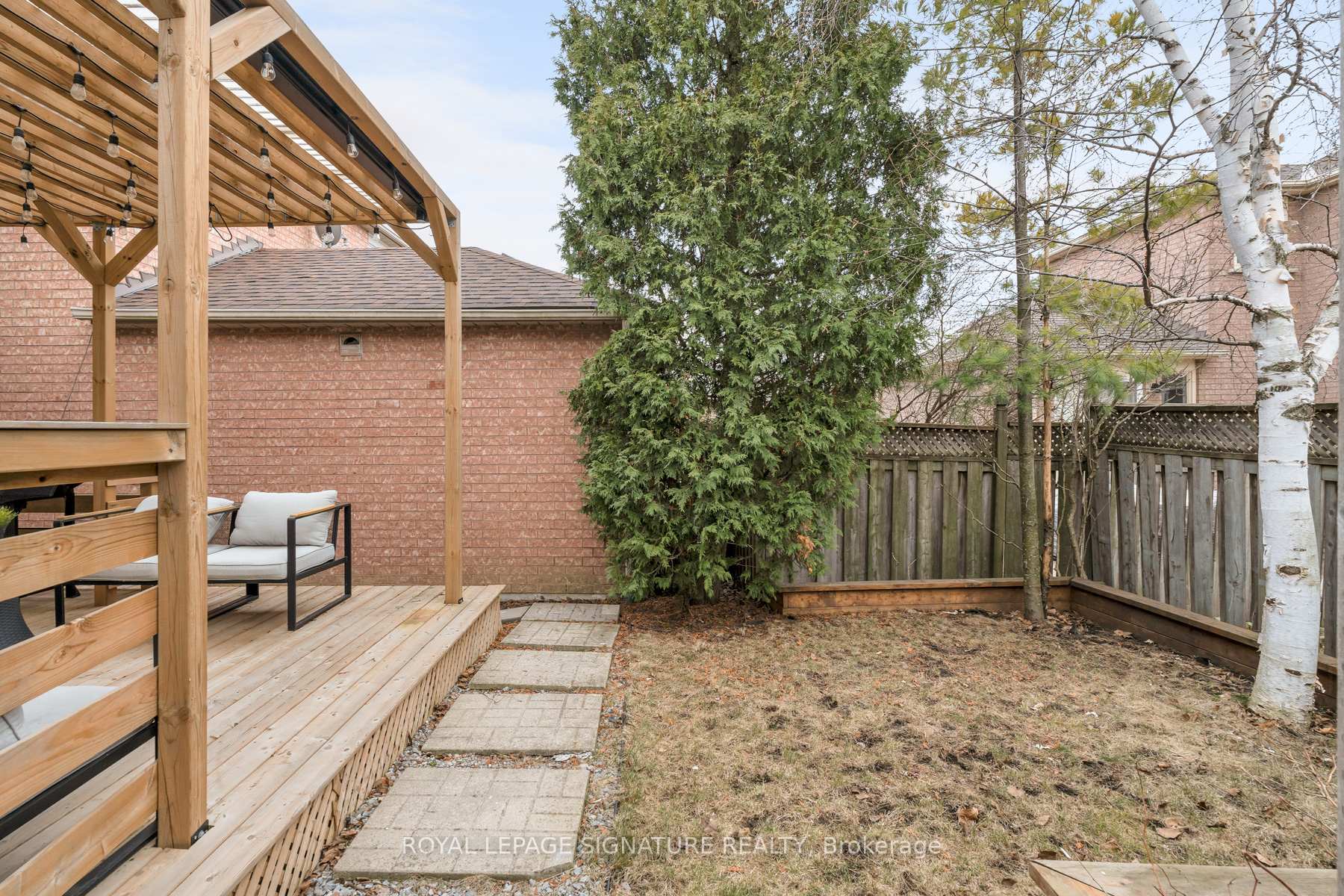 Photo 38 of 34 Denton Circle, Vaughan, Maple — HOMEH