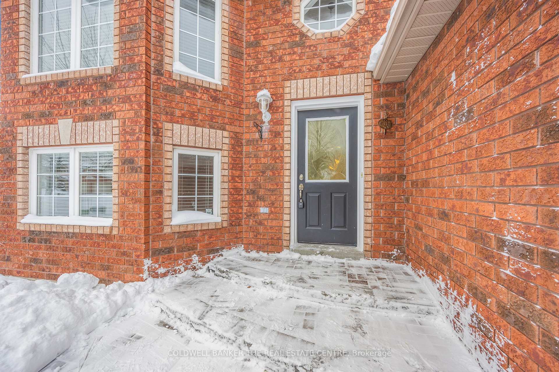 Photo 3 of 64 Golden Eagle Way, Barrie, Little Lake — HOMEH