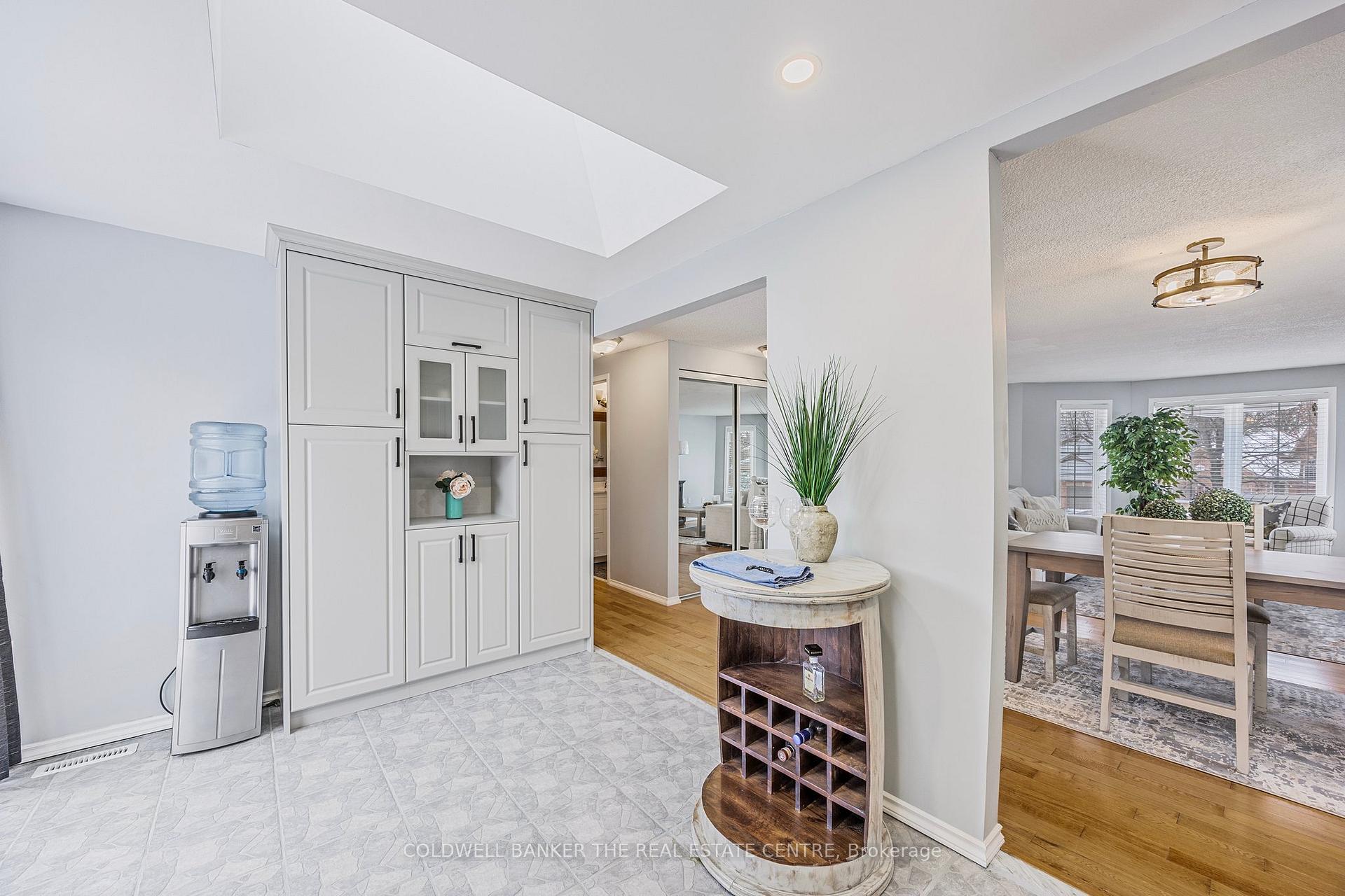 Photo 14 of 64 Golden Eagle Way, Barrie, Little Lake — HOMEH