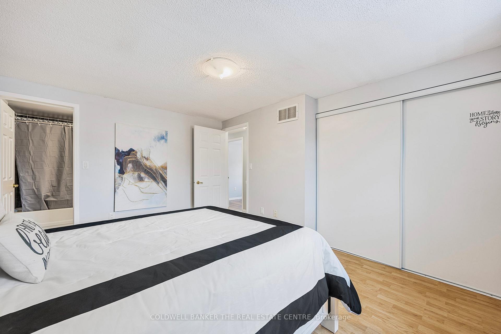 Photo 16 of 64 Golden Eagle Way, Barrie, Little Lake — HOMEH