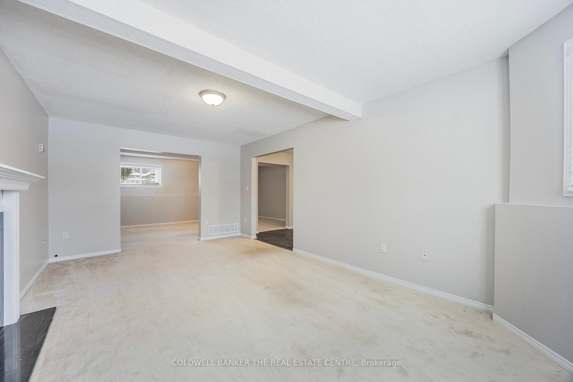 Photo 22 of 64 Golden Eagle Way, Barrie, Little Lake — HOMEH