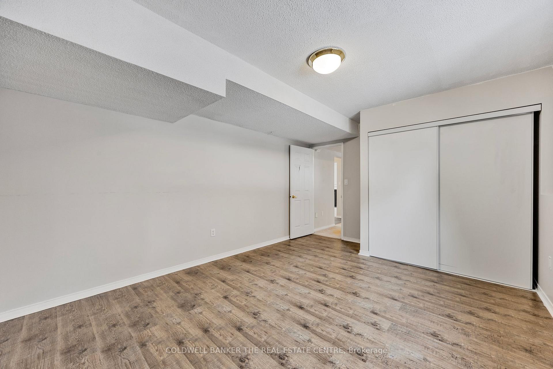 Photo 28 of 64 Golden Eagle Way, Barrie, Little Lake — HOMEH