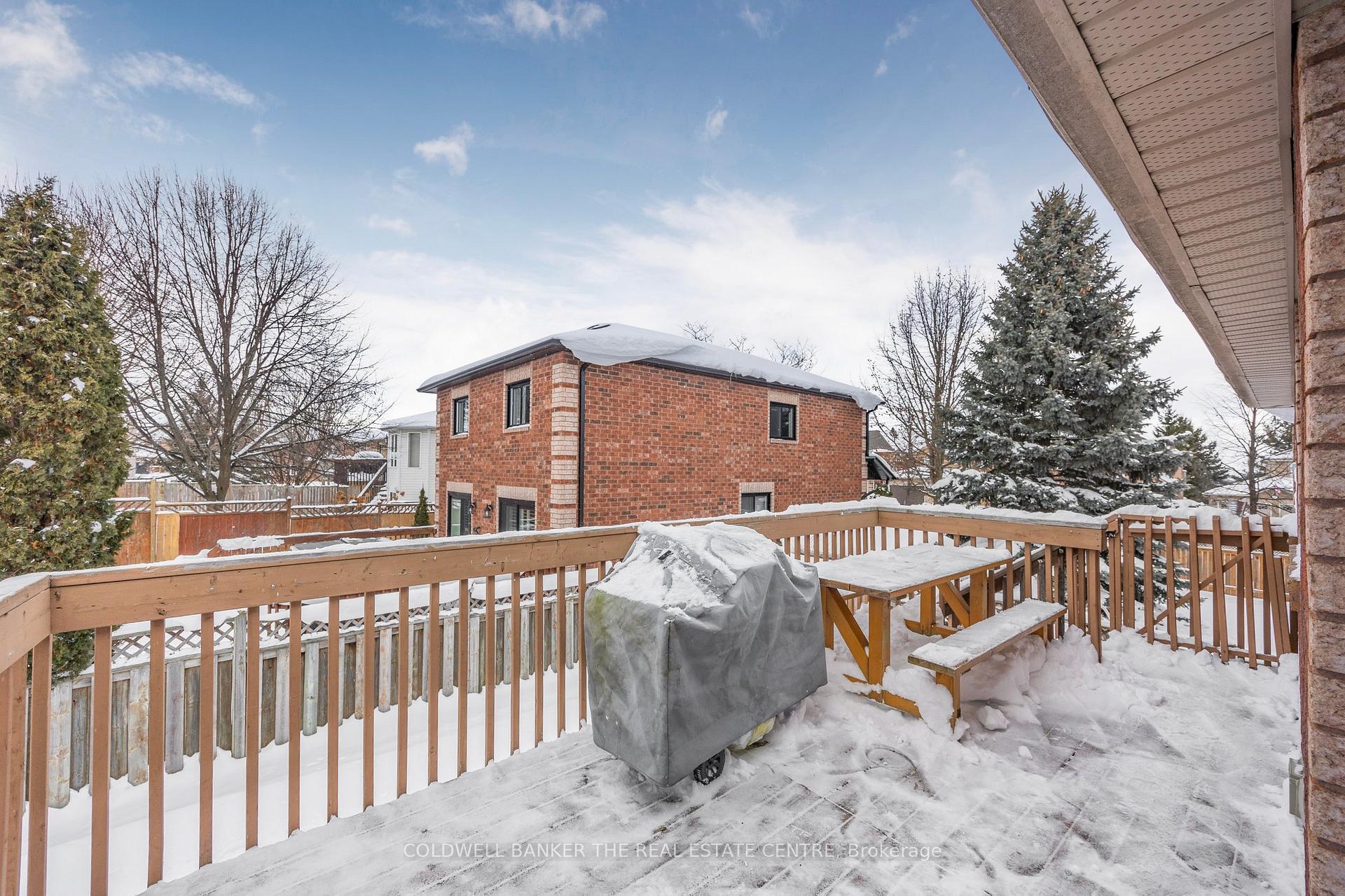 Photo 29 of 64 Golden Eagle Way, Barrie, Little Lake — HOMEH
