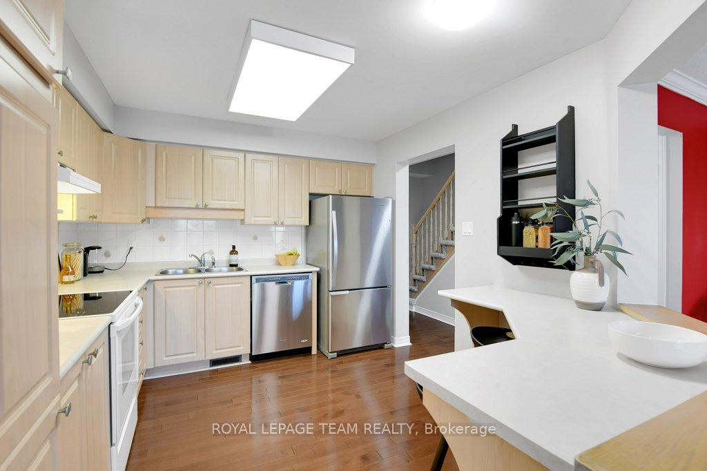 Photo 12 of 47 Grenadier Way, Ottawa, Barrhaven - Longfields — HOMEH