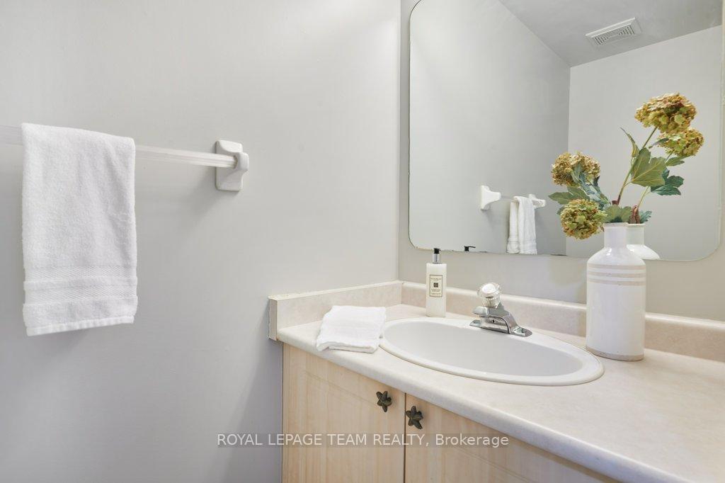 Photo 16 of 47 Grenadier Way, Ottawa, Barrhaven - Longfields — HOMEH