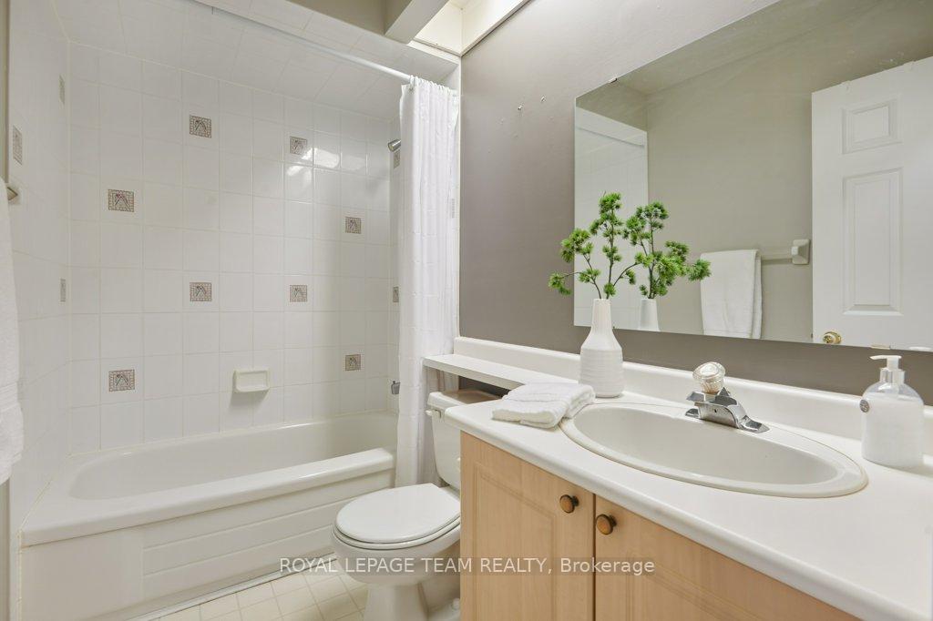 Photo 27 of 47 Grenadier Way, Ottawa, Barrhaven - Longfields — HOMEH