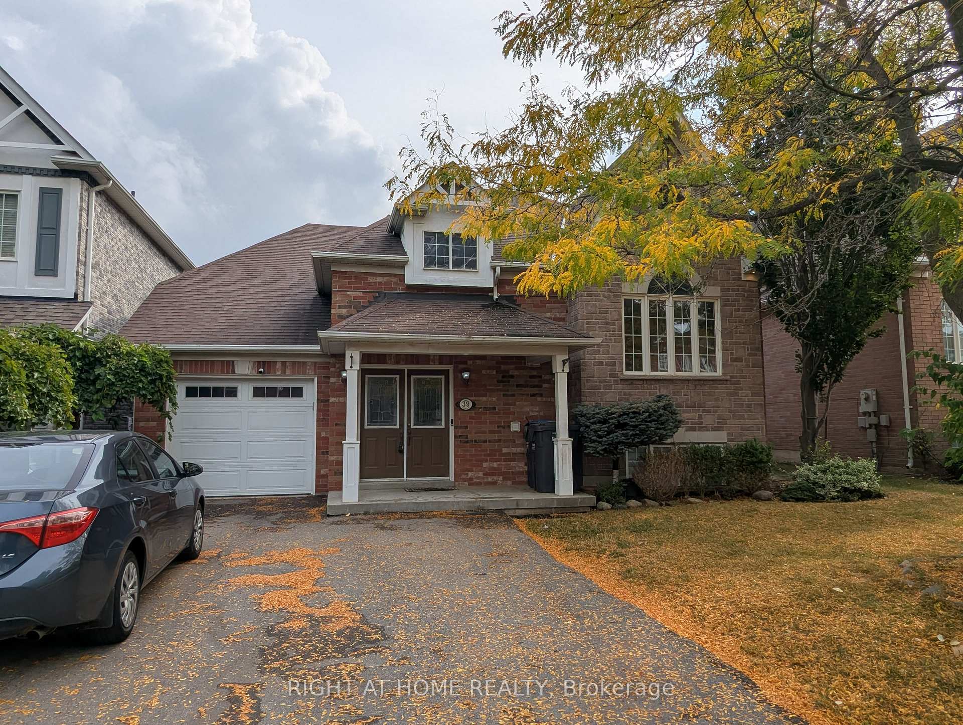 Front of 39 Treeline Boulevard