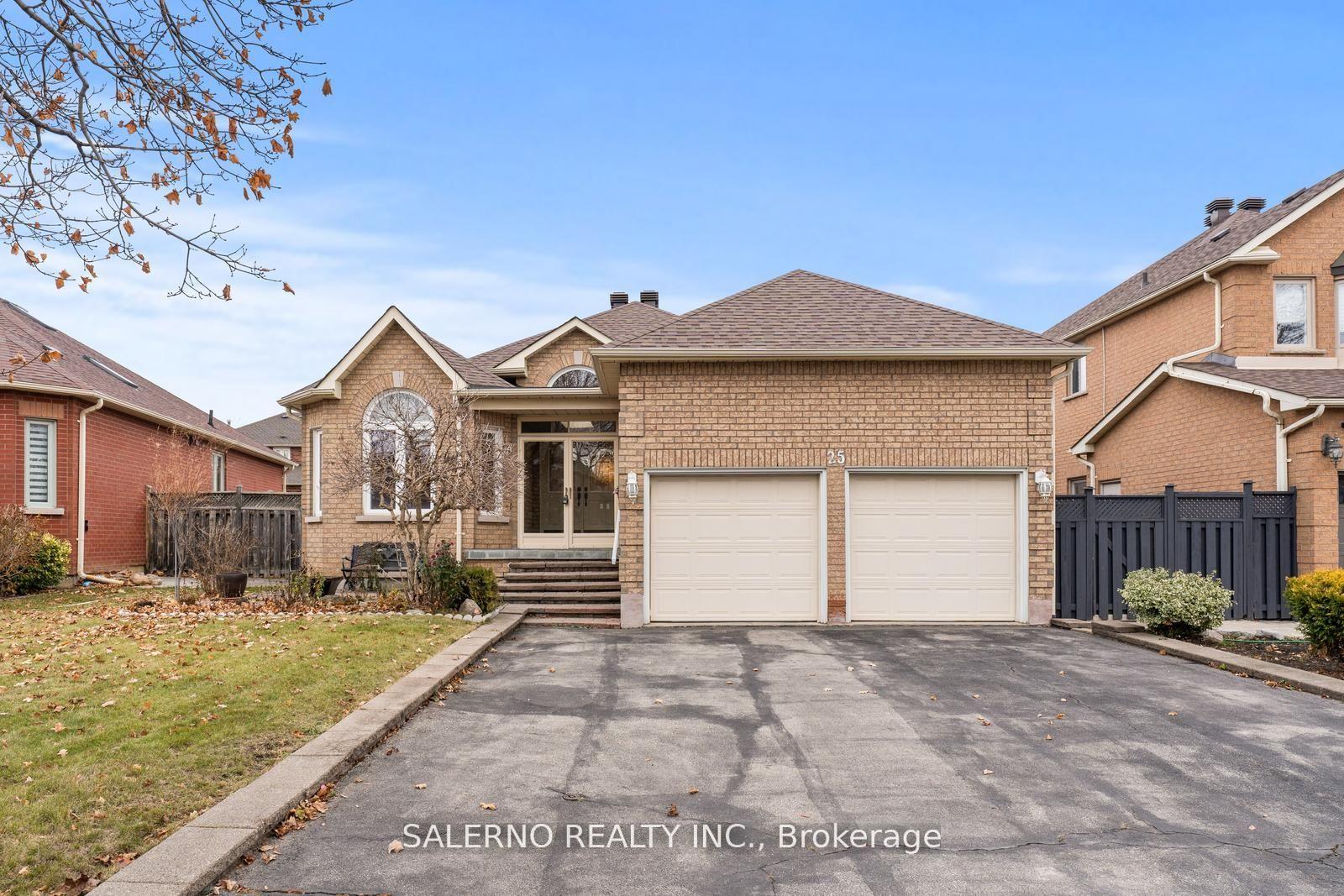 Photo 2 of 25 Lockheed Avenue, Vaughan, Maple — HOMEH