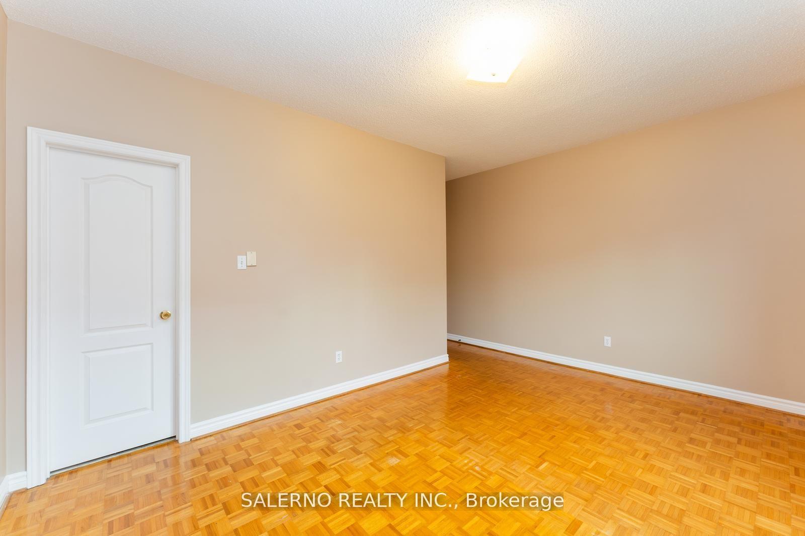 Photo 21 of 25 Lockheed Avenue, Vaughan, Maple — HOMEH
