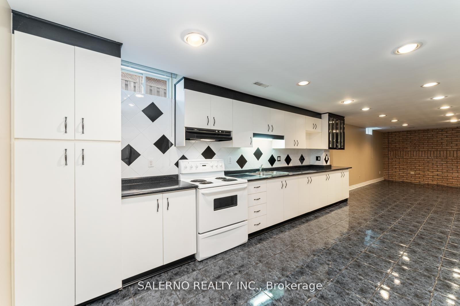 Photo 28 of 25 Lockheed Avenue, Vaughan, Maple — HOMEH