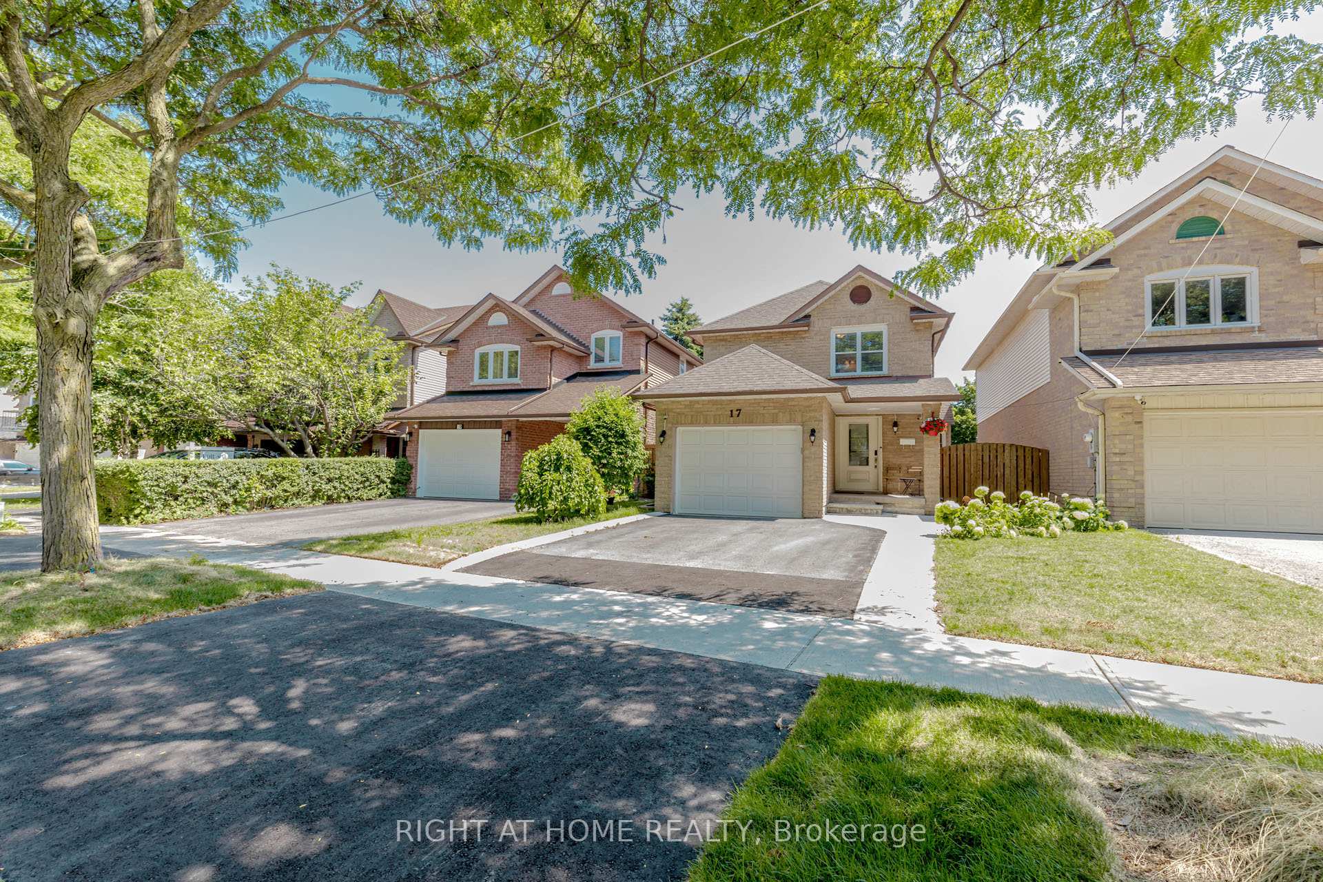 Photo 1 of 17 Garden Avenue, Brampton, Brampton West — HOMEH