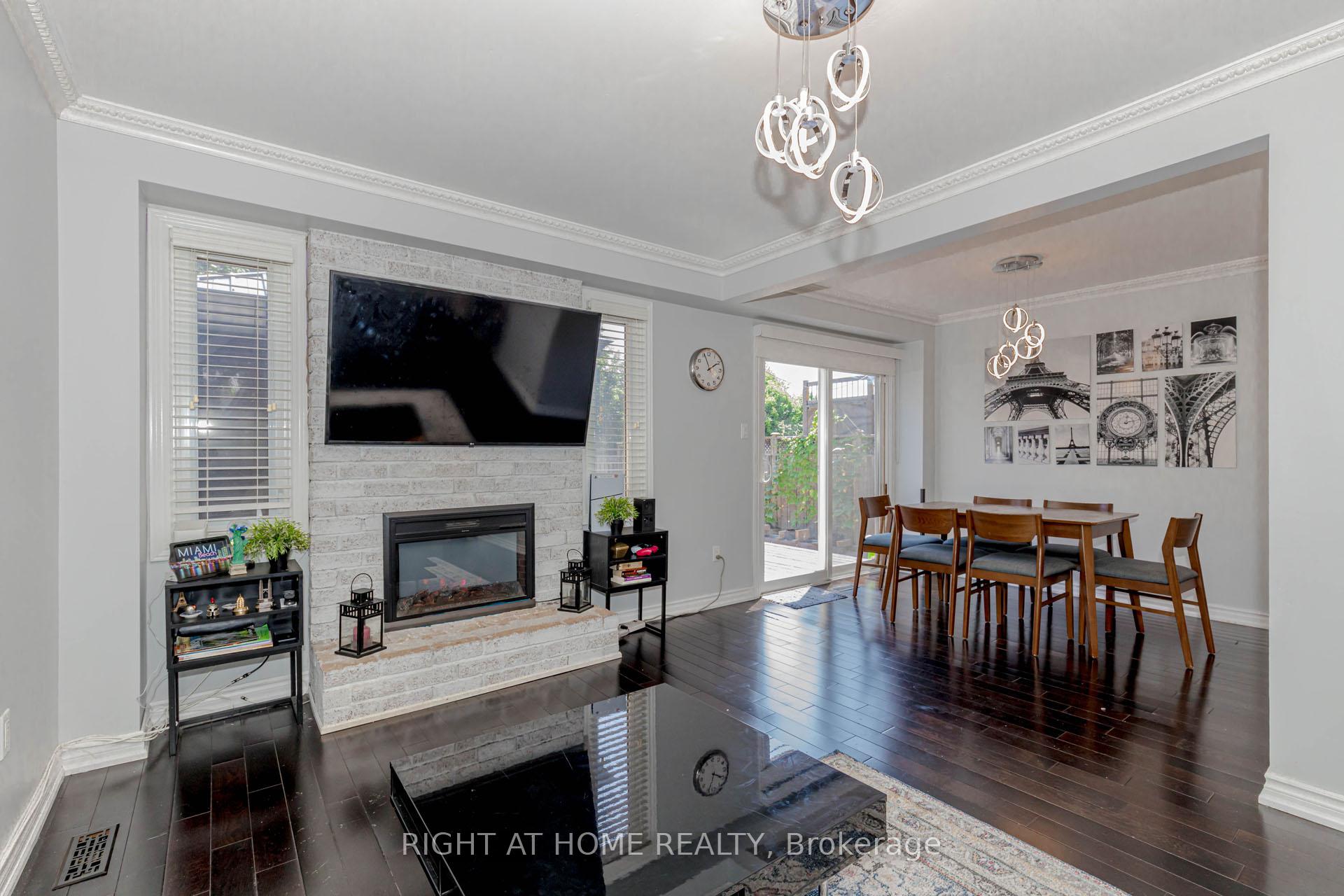 Photo 14 of 17 Garden Avenue, Brampton, Brampton West — HOMEH