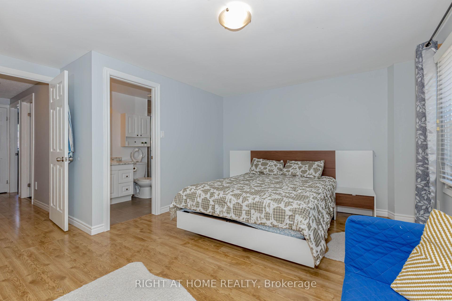 Photo 26 of 17 Garden Avenue, Brampton, Brampton West — HOMEH