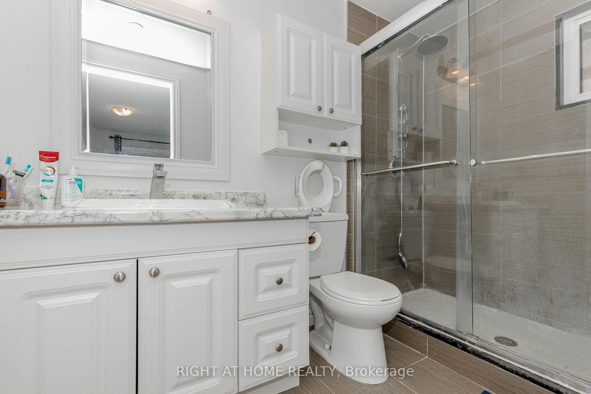 Photo 28 of 17 Garden Avenue, Brampton, Brampton West — HOMEH