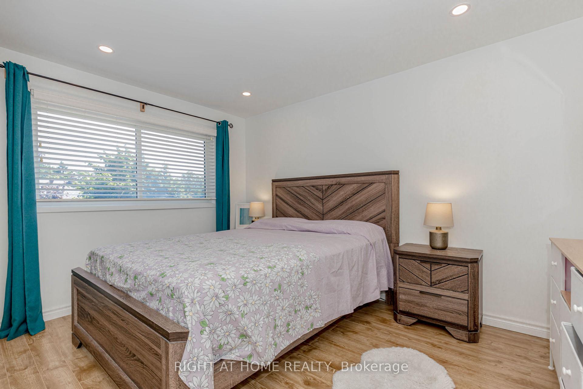 Photo 29 of 17 Garden Avenue, Brampton, Brampton West — HOMEH