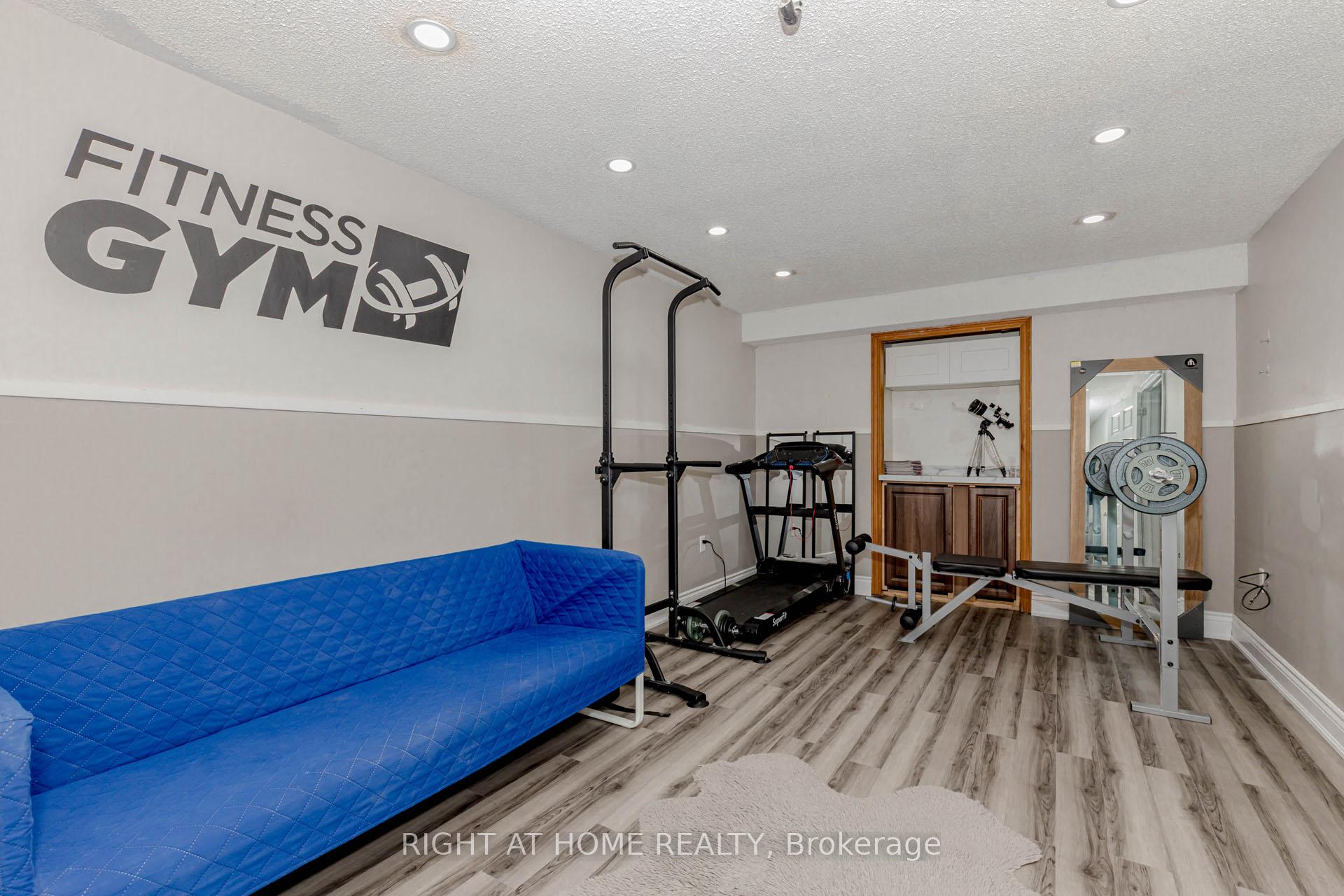 Photo 35 of 17 Garden Avenue, Brampton, Brampton West — HOMEH