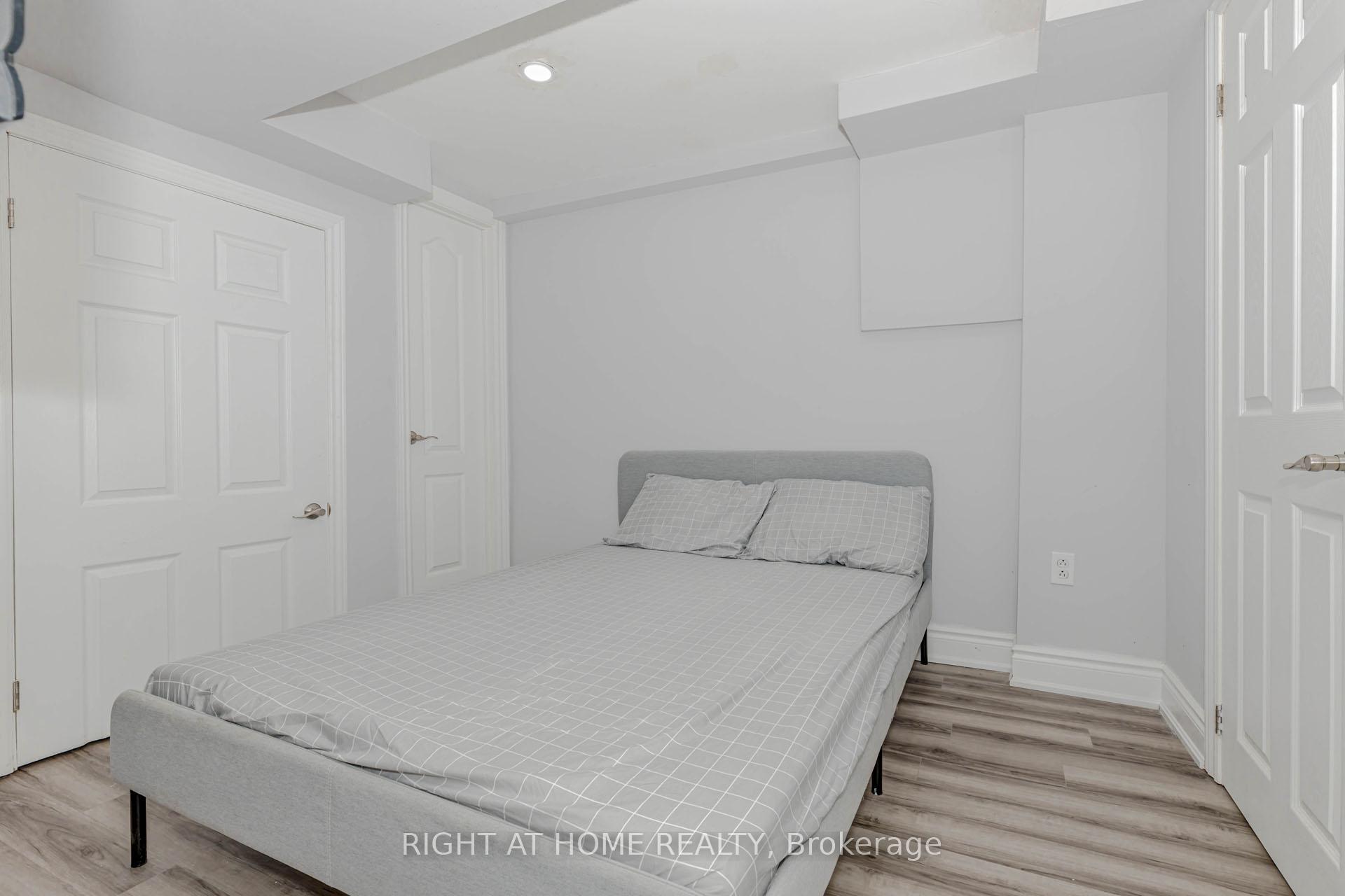 Photo 37 of 17 Garden Avenue, Brampton, Brampton West — HOMEH