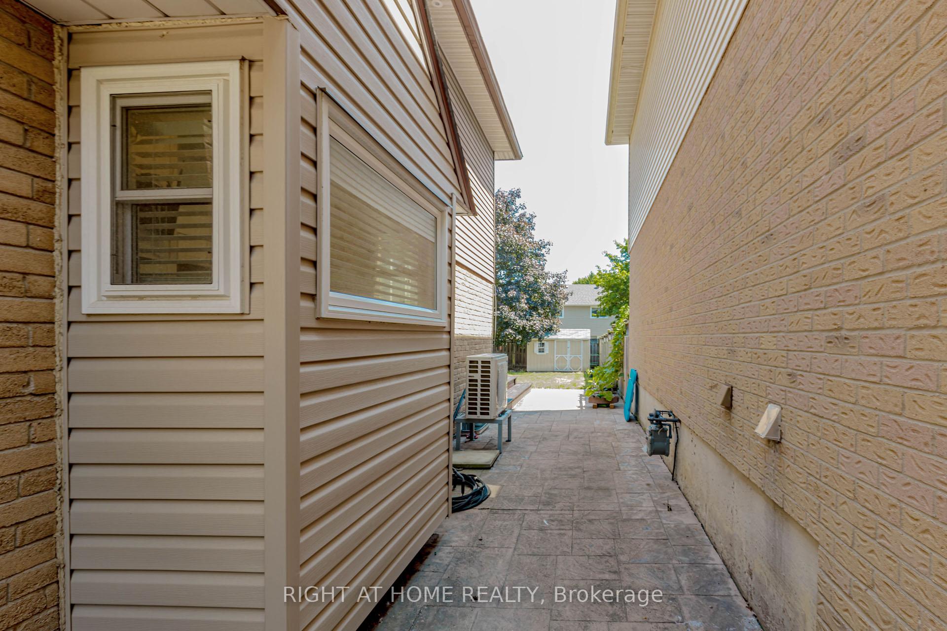 Photo 44 of 17 Garden Avenue, Brampton, Brampton West — HOMEH