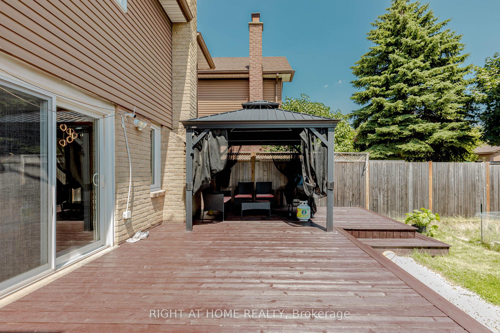 Photo 46 of 17 Garden Avenue, Brampton, Brampton West — HOMEH