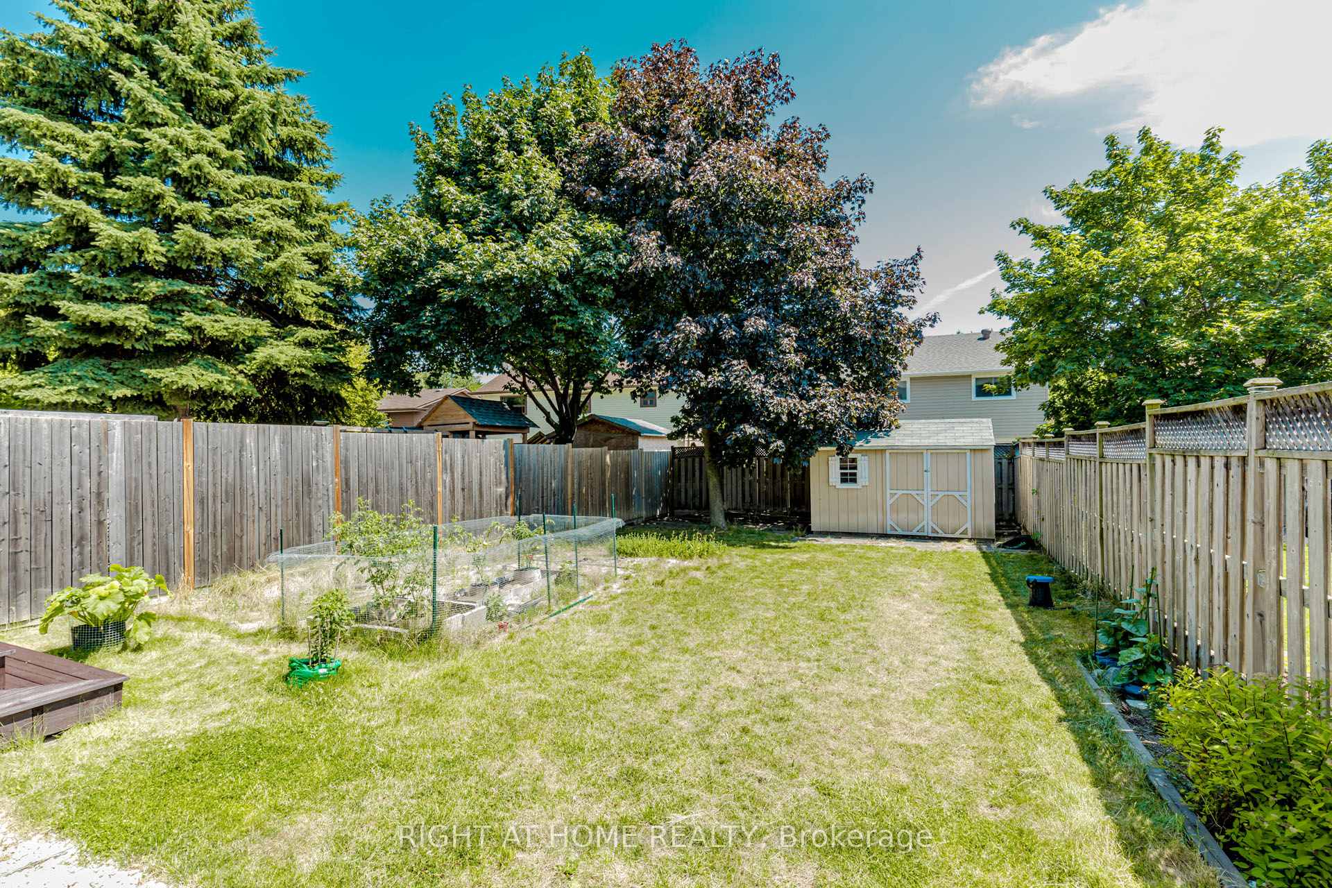 Photo 49 of 17 Garden Avenue, Brampton, Brampton West — HOMEH