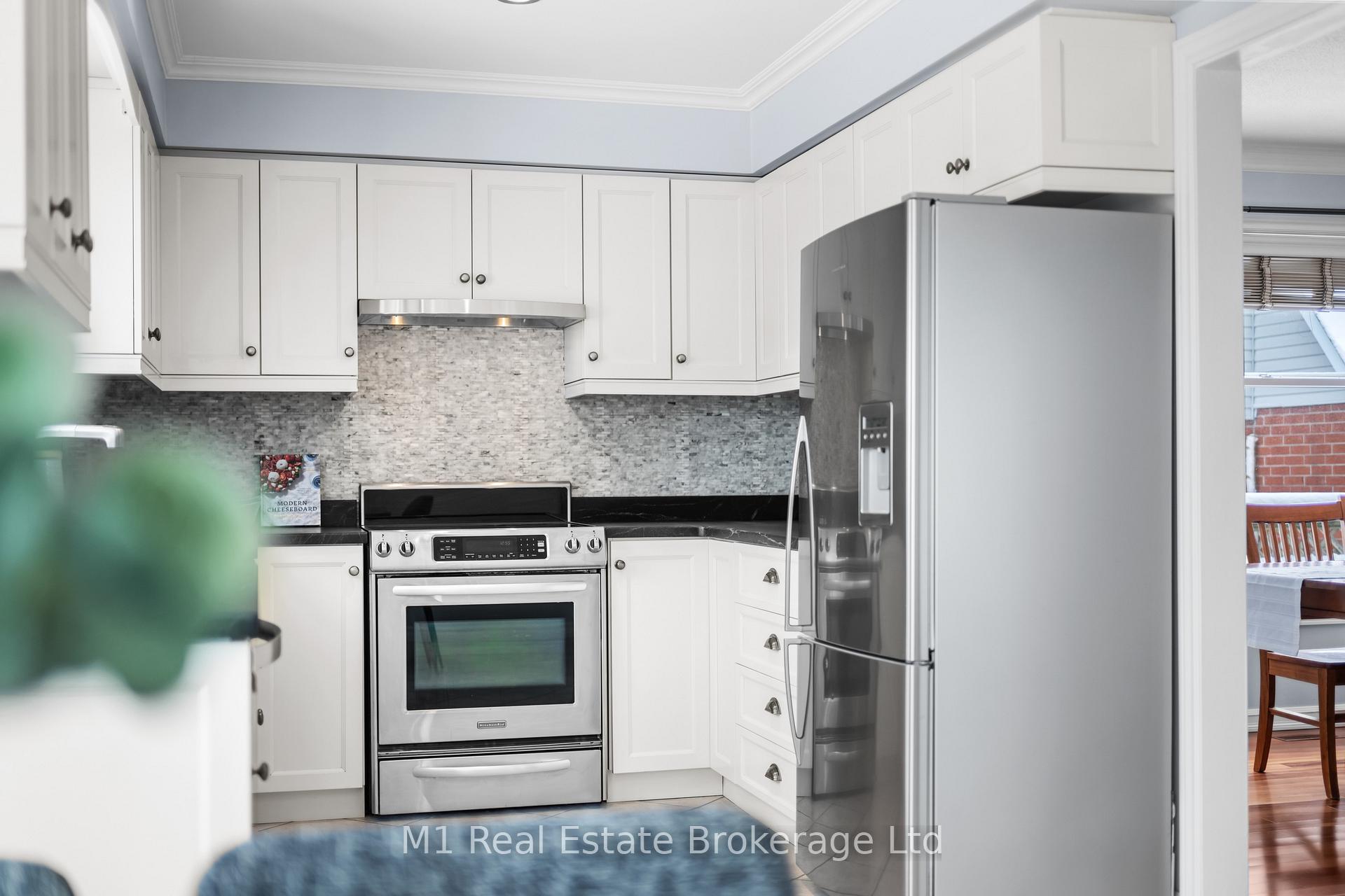 Photo 16 of 2149 Deerwood Drive, Burlington, Headon — HOMEH