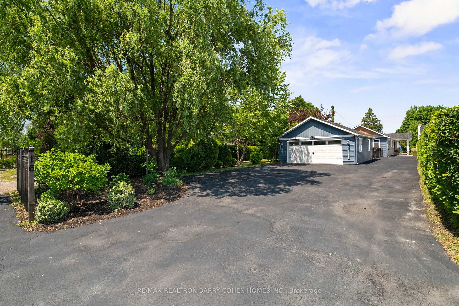 Photo 2 of 16 Lakeshore Drive, Hamilton, Lakeshore — HOMEH