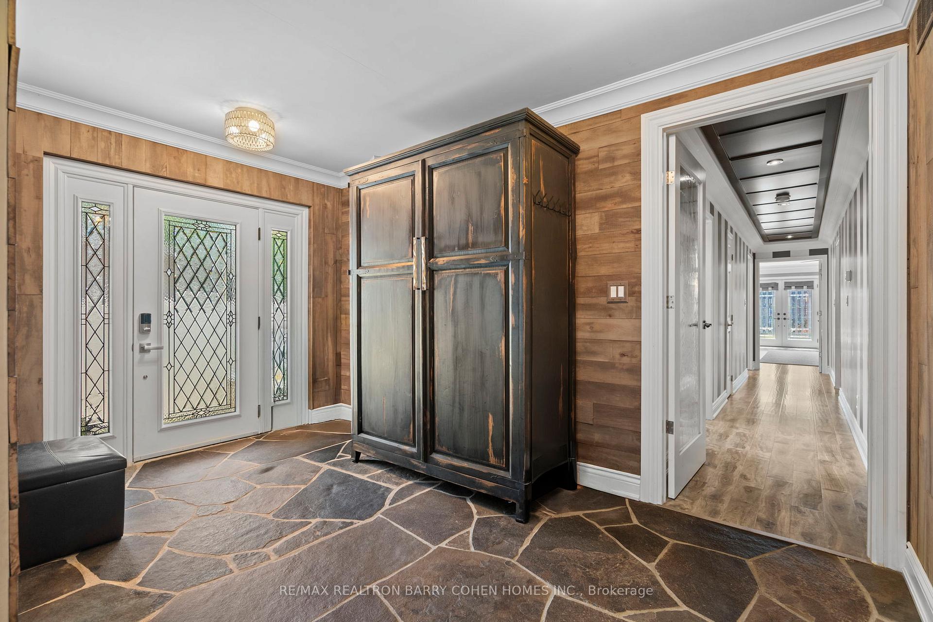 Photo 4 of 16 Lakeshore Drive, Hamilton, Lakeshore — HOMEH