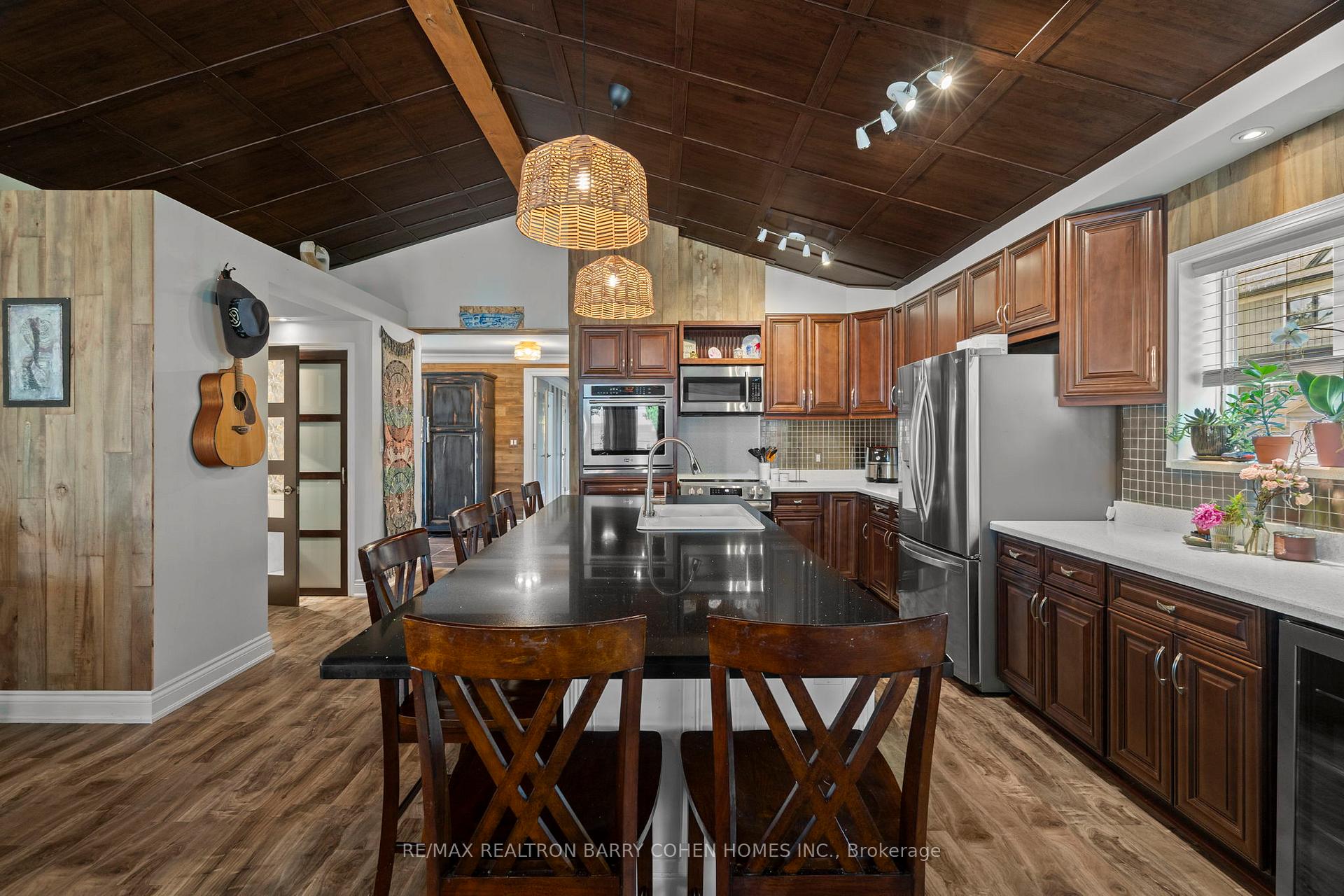Photo 11 of 16 Lakeshore Drive, Hamilton, Lakeshore — HOMEH