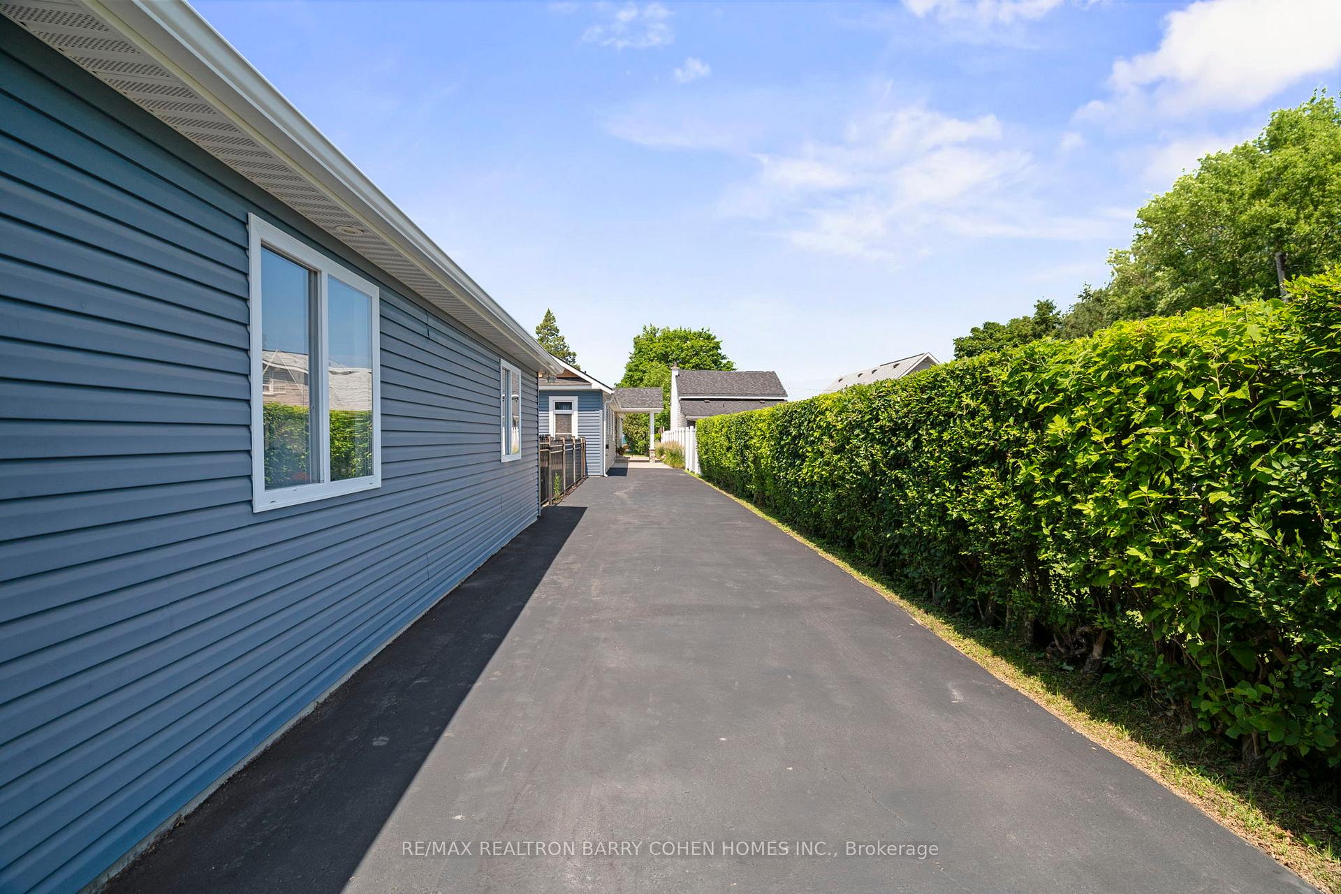 Photo 34 of 16 Lakeshore Drive, Hamilton, Lakeshore — HOMEH