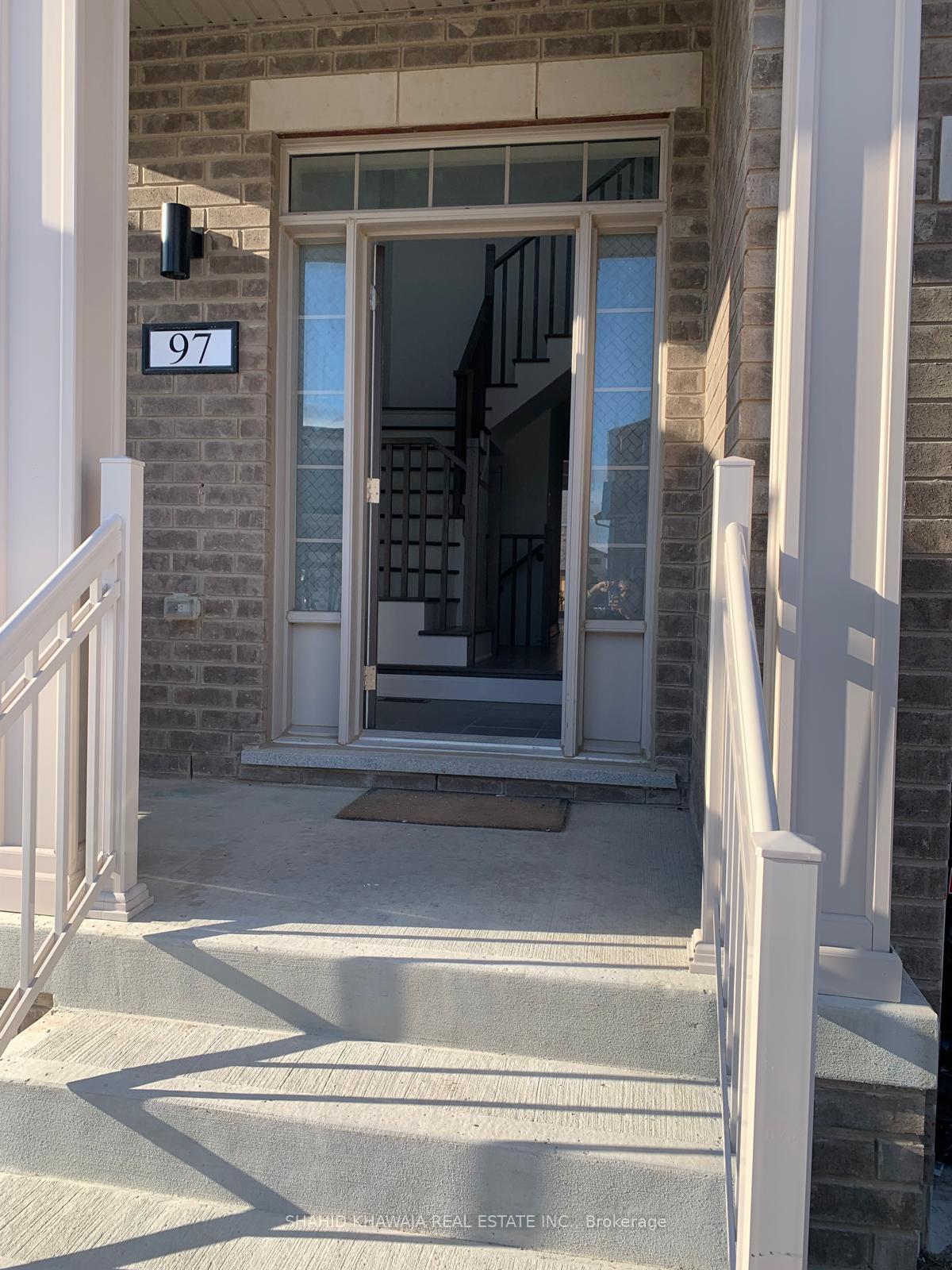 Photo 2 of 97 Shepherd Drive, Barrie, Rural Barrie Southeast — HOMEH