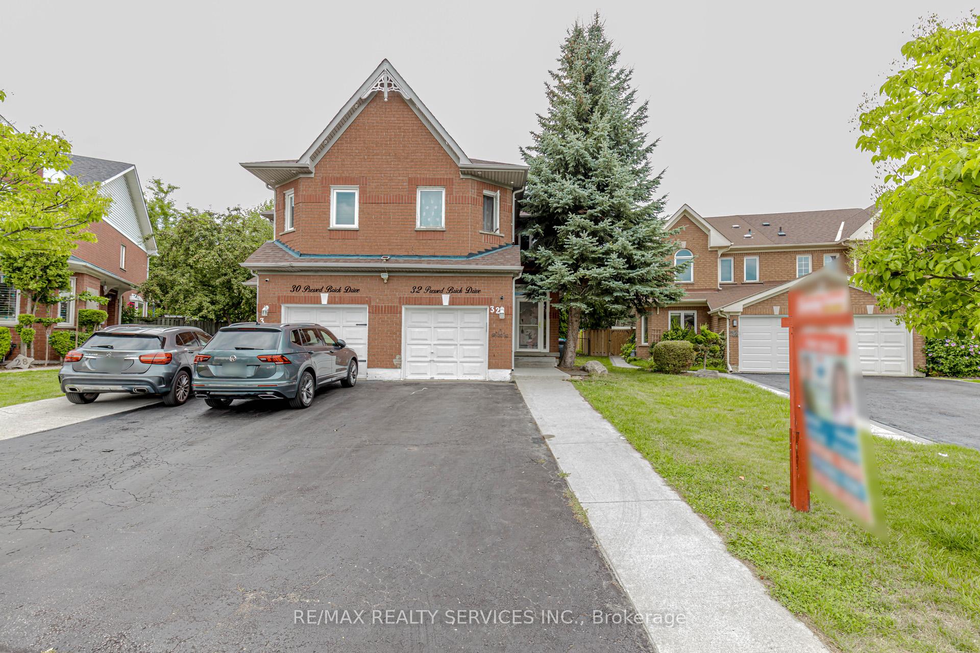 Photo 4 of 32 Pressed Brick Drive, Brampton, Brampton North — HOMEH