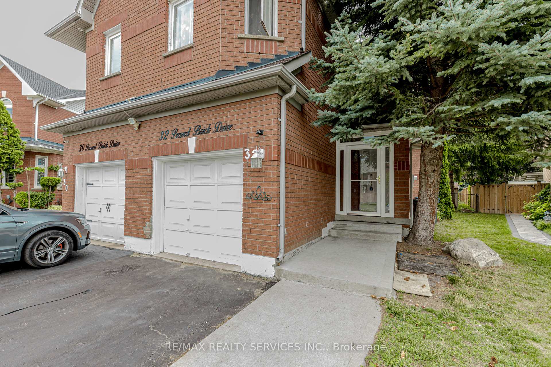 Photo 6 of 32 Pressed Brick Drive, Brampton, Brampton North — HOMEH