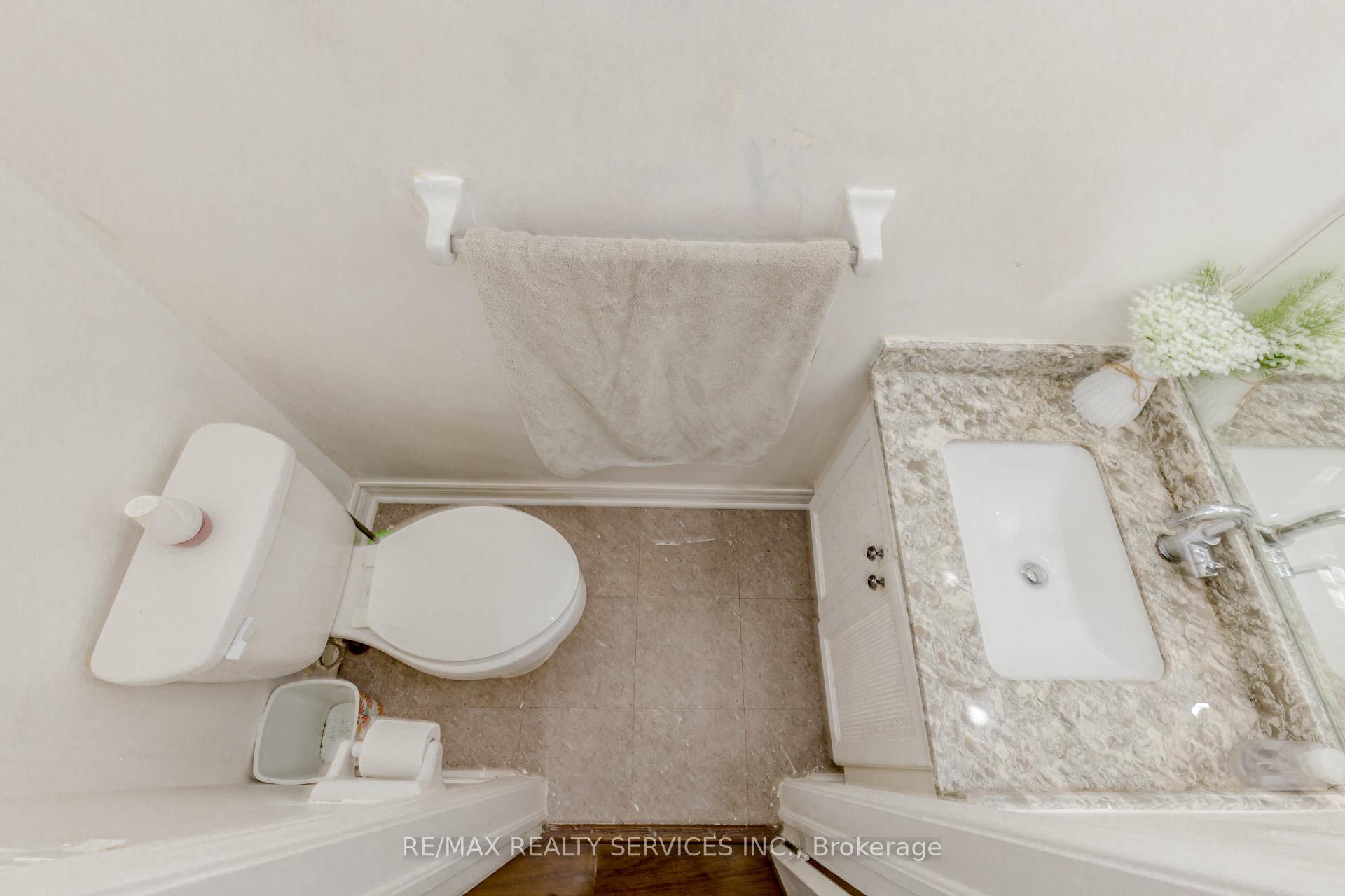 Photo 26 of 32 Pressed Brick Drive, Brampton, Brampton North — HOMEH