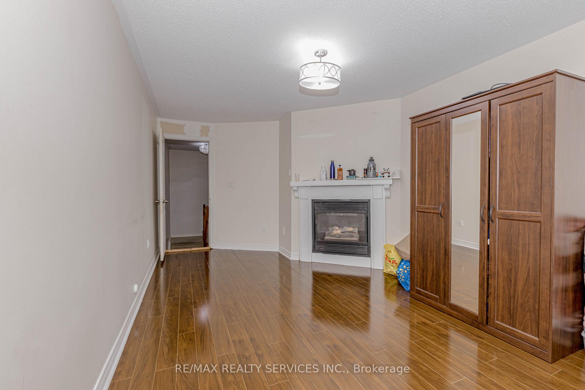 Photo 27 of 32 Pressed Brick Drive, Brampton, Brampton North — HOMEH