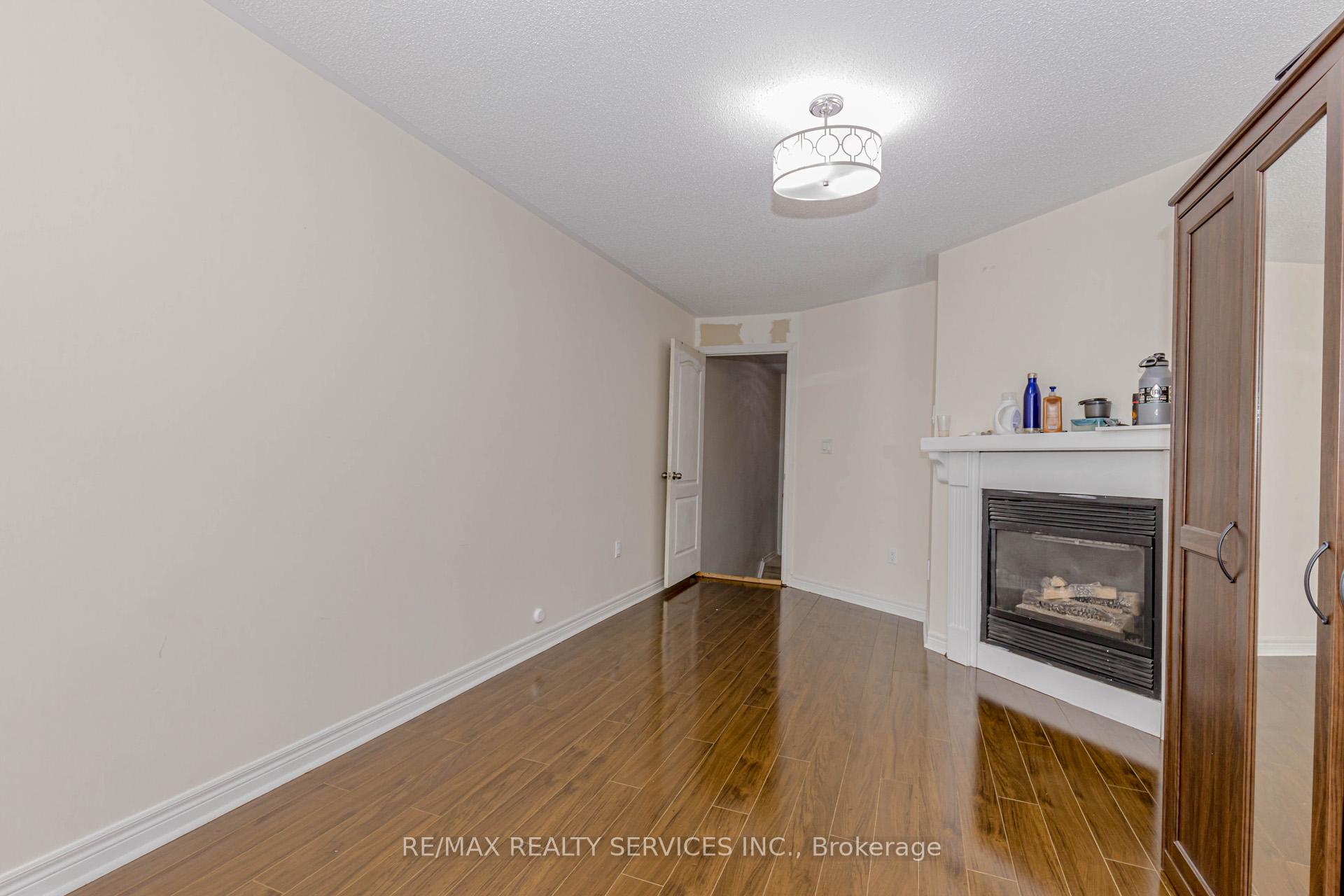 Photo 28 of 32 Pressed Brick Drive, Brampton, Brampton North — HOMEH