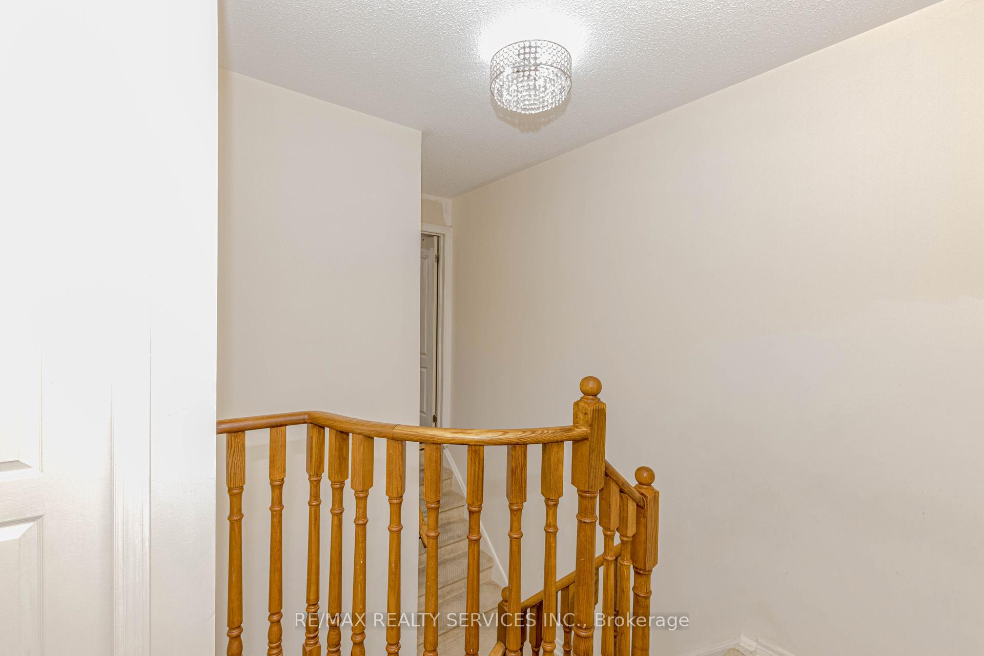 Photo 31 of 32 Pressed Brick Drive, Brampton, Brampton North — HOMEH