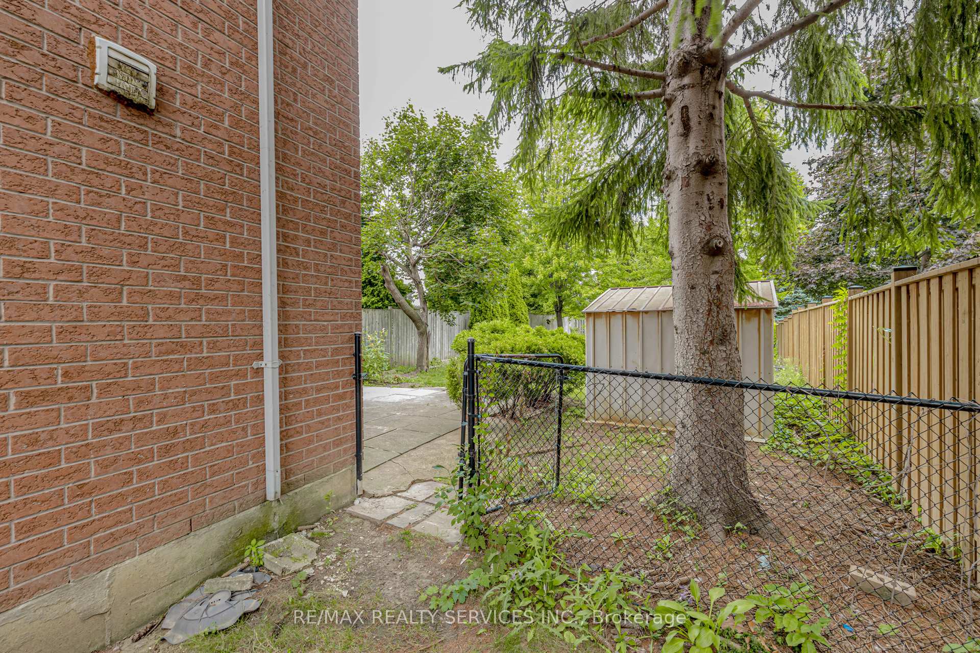 Photo 40 of 32 Pressed Brick Drive, Brampton, Brampton North — HOMEH