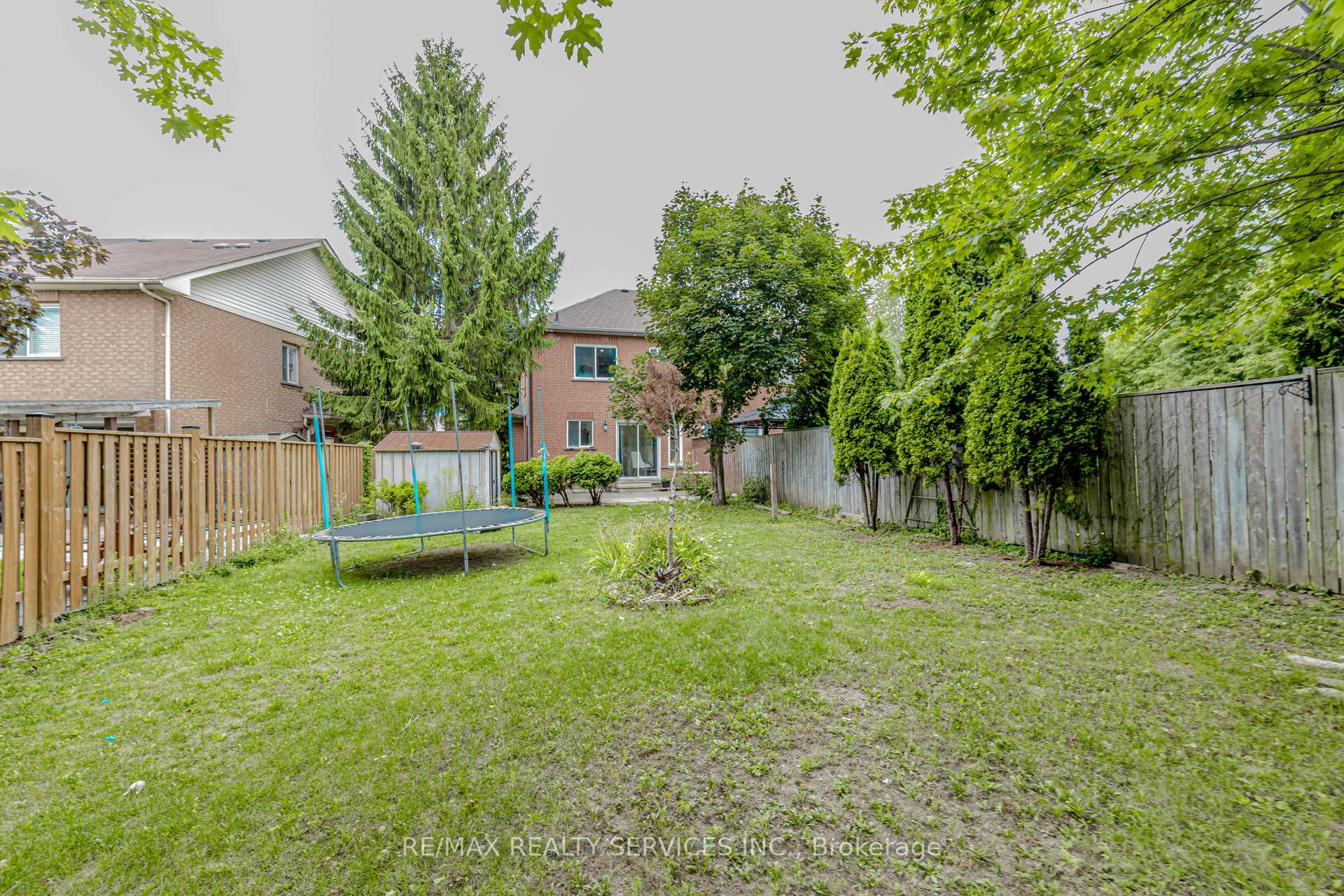 Photo 46 of 32 Pressed Brick Drive, Brampton, Brampton North — HOMEH