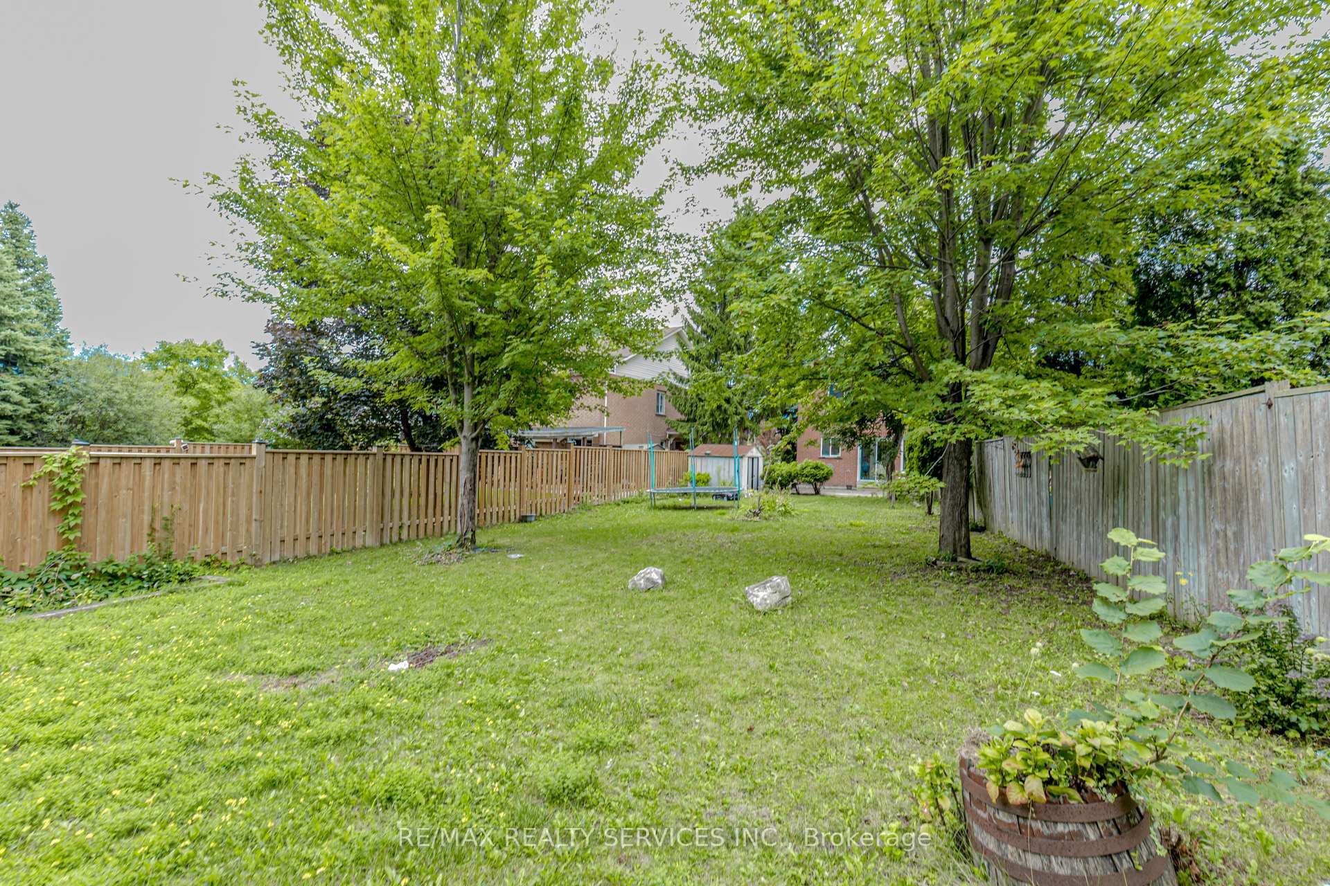 Photo 47 of 32 Pressed Brick Drive, Brampton, Brampton North — HOMEH