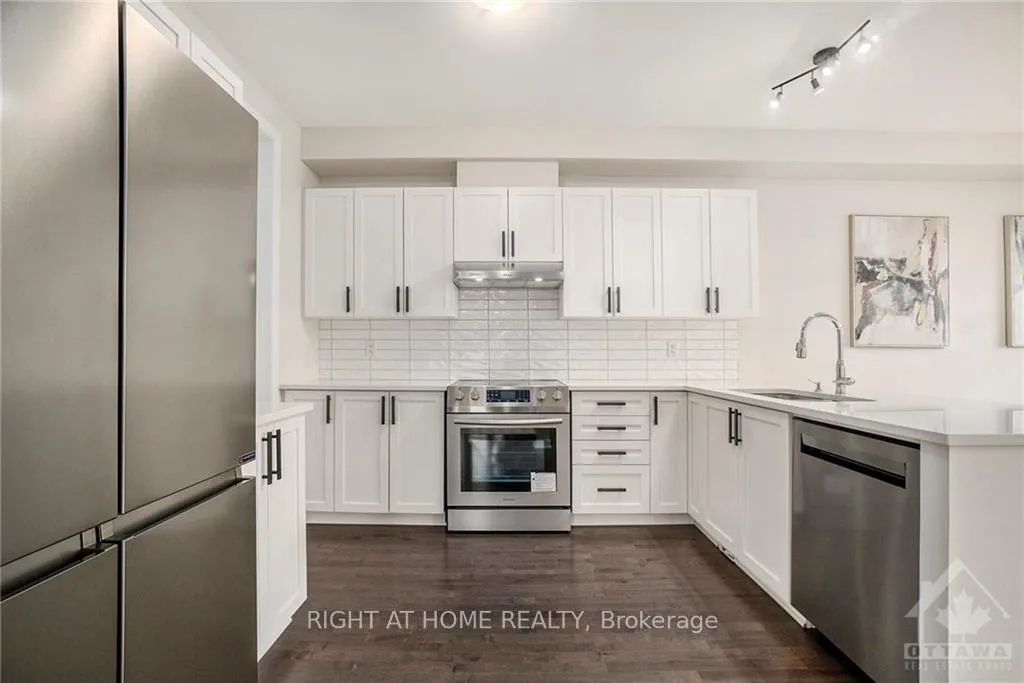 Photo 6 of 10 Fossa Terrace, Ottawa, Barrhaven - Half Moon Bay — HOMEH