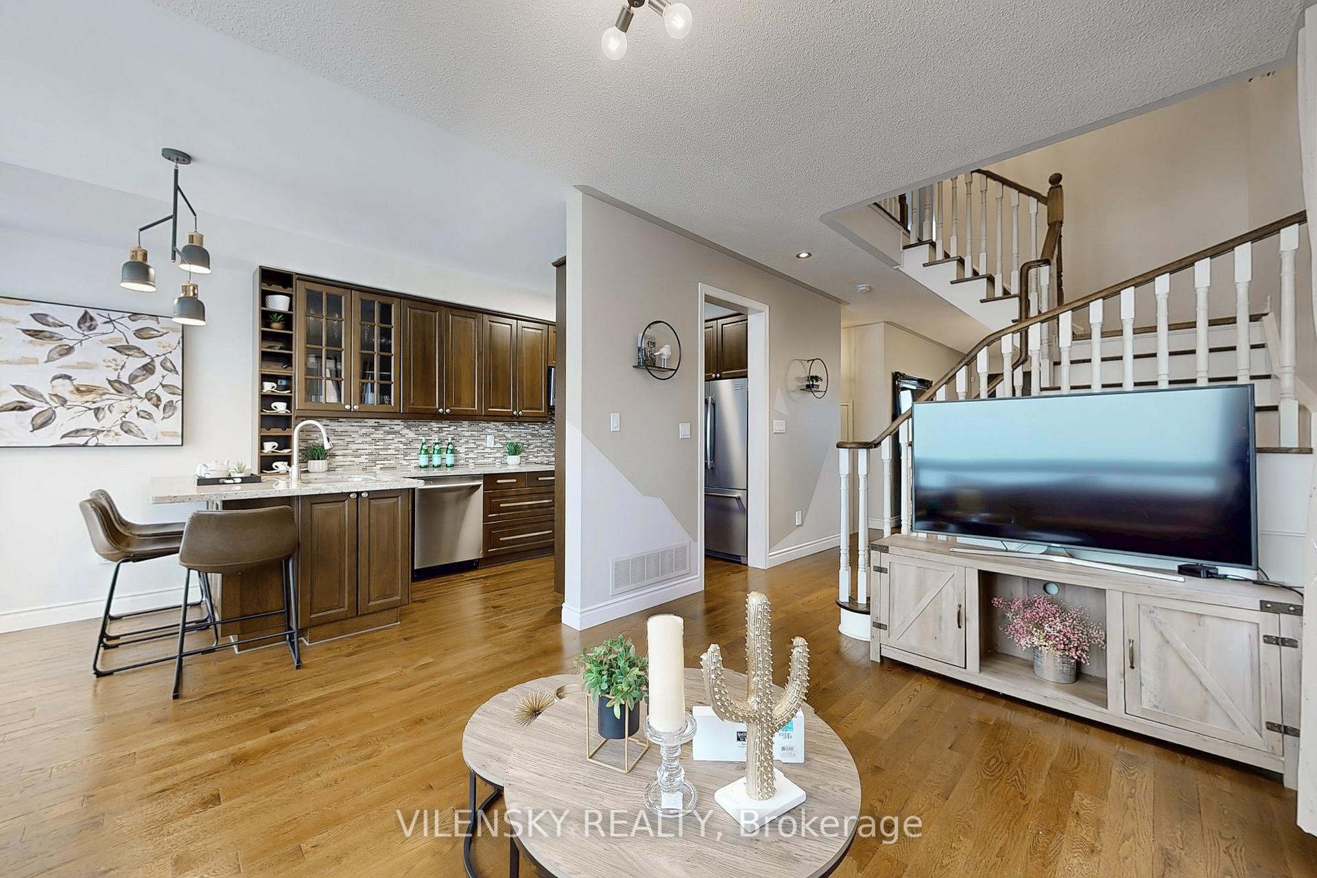 Photo 8 of 46 Gauguin Avenue, Vaughan, Patterson — HOMEH
