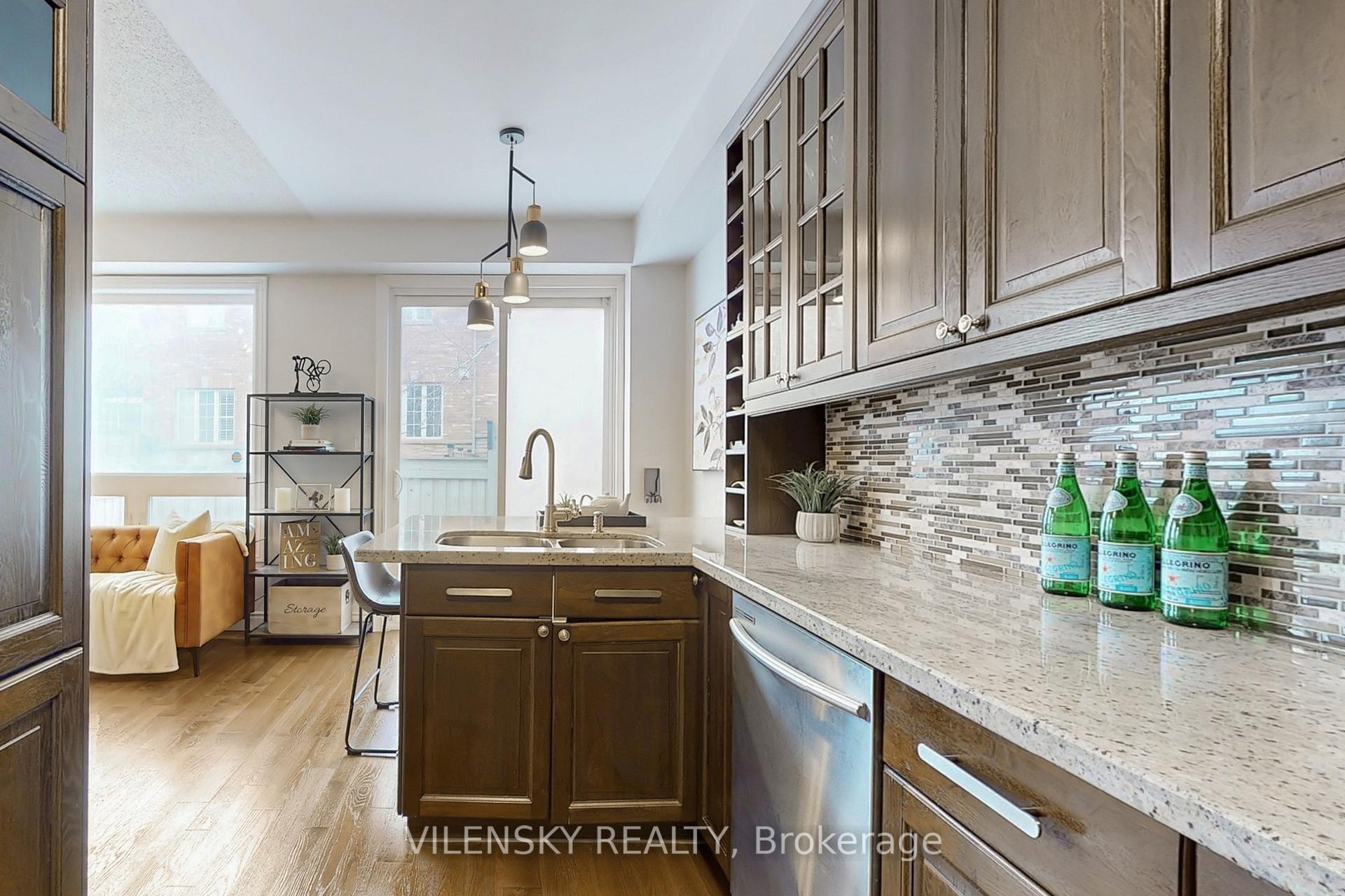 Photo 12 of 46 Gauguin Avenue, Vaughan, Patterson — HOMEH