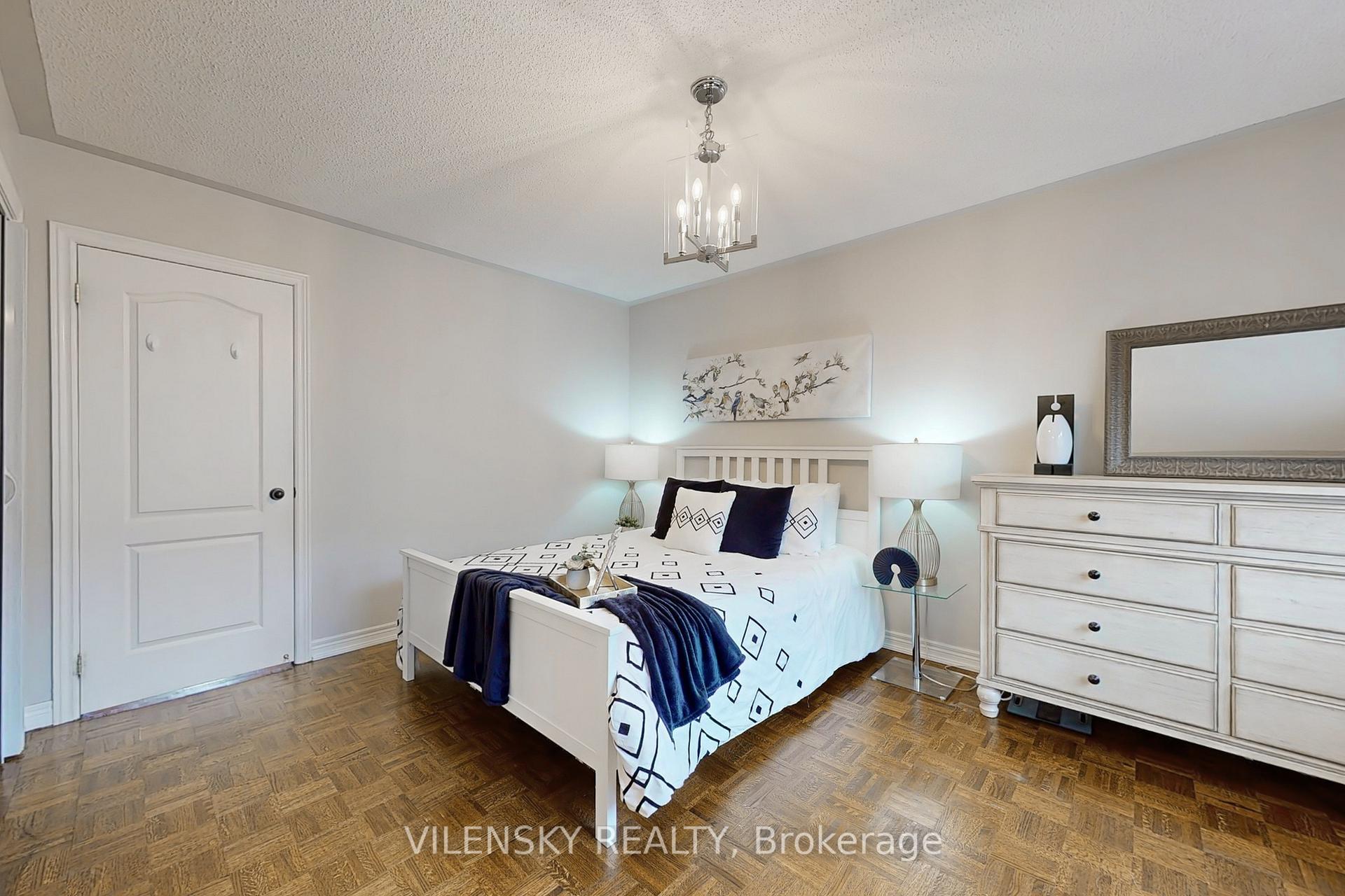 Photo 18 of 46 Gauguin Avenue, Vaughan, Patterson — HOMEH