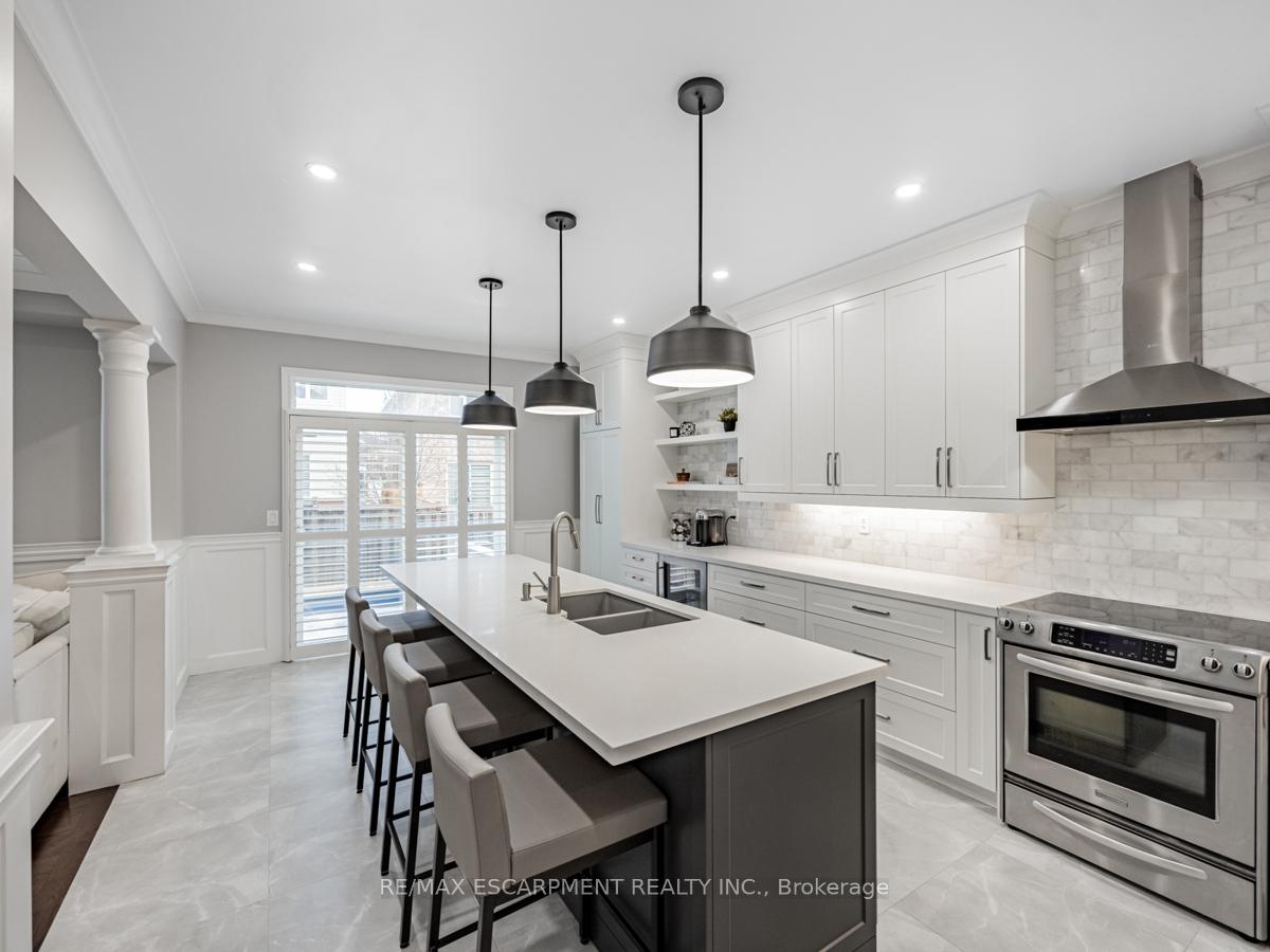 Photo 5 of 4834 Columbus Drive, Burlington, Alton — HOMEH