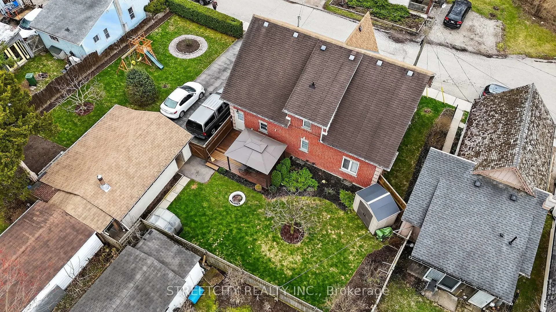Photo 3 of 22 Walnut Street, St. Thomas — HOMEH