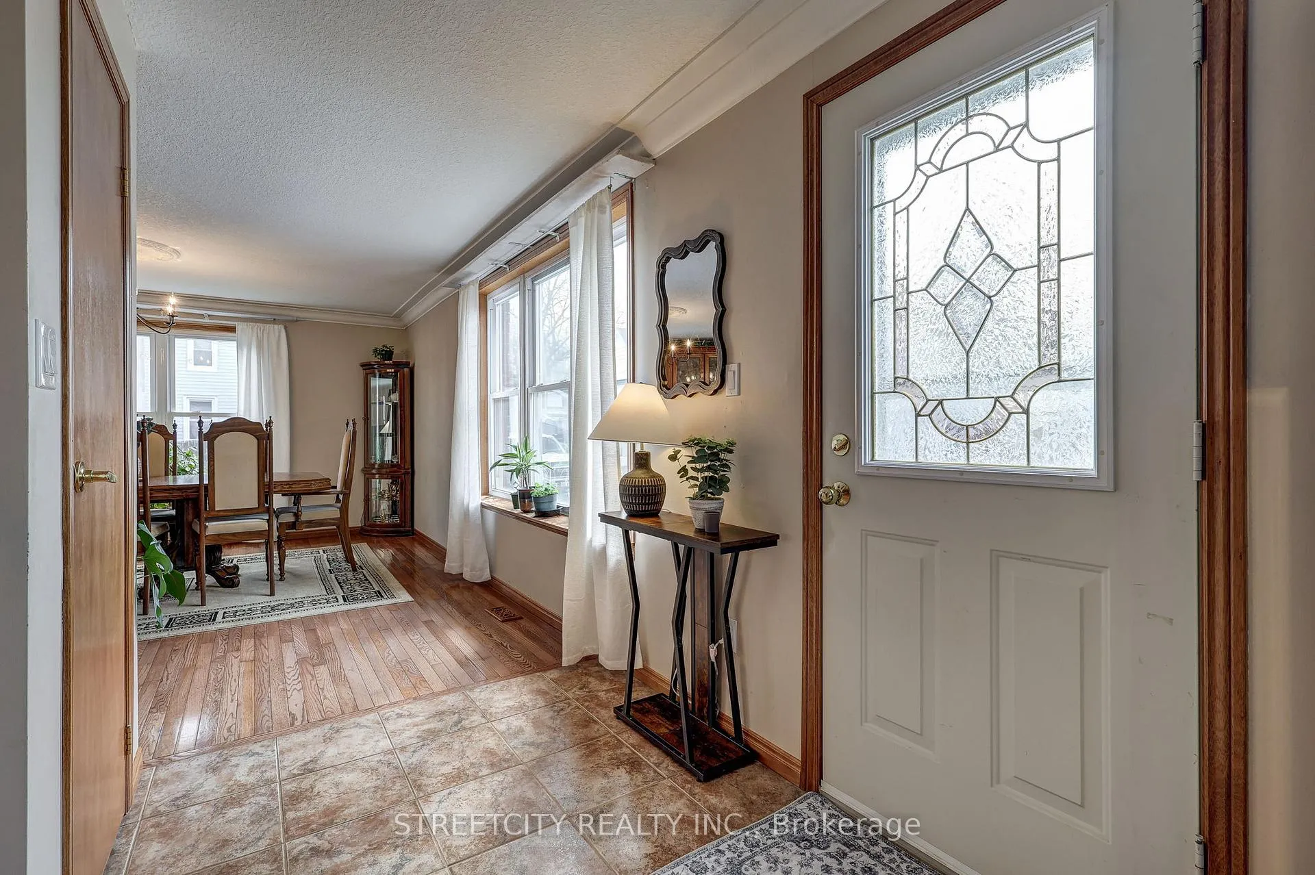 Photo 7 of 22 Walnut Street, St. Thomas — HOMEH