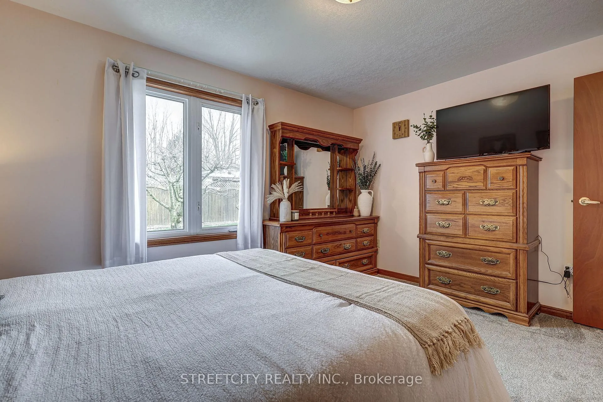 Photo 26 of 22 Walnut Street, St. Thomas — HOMEH