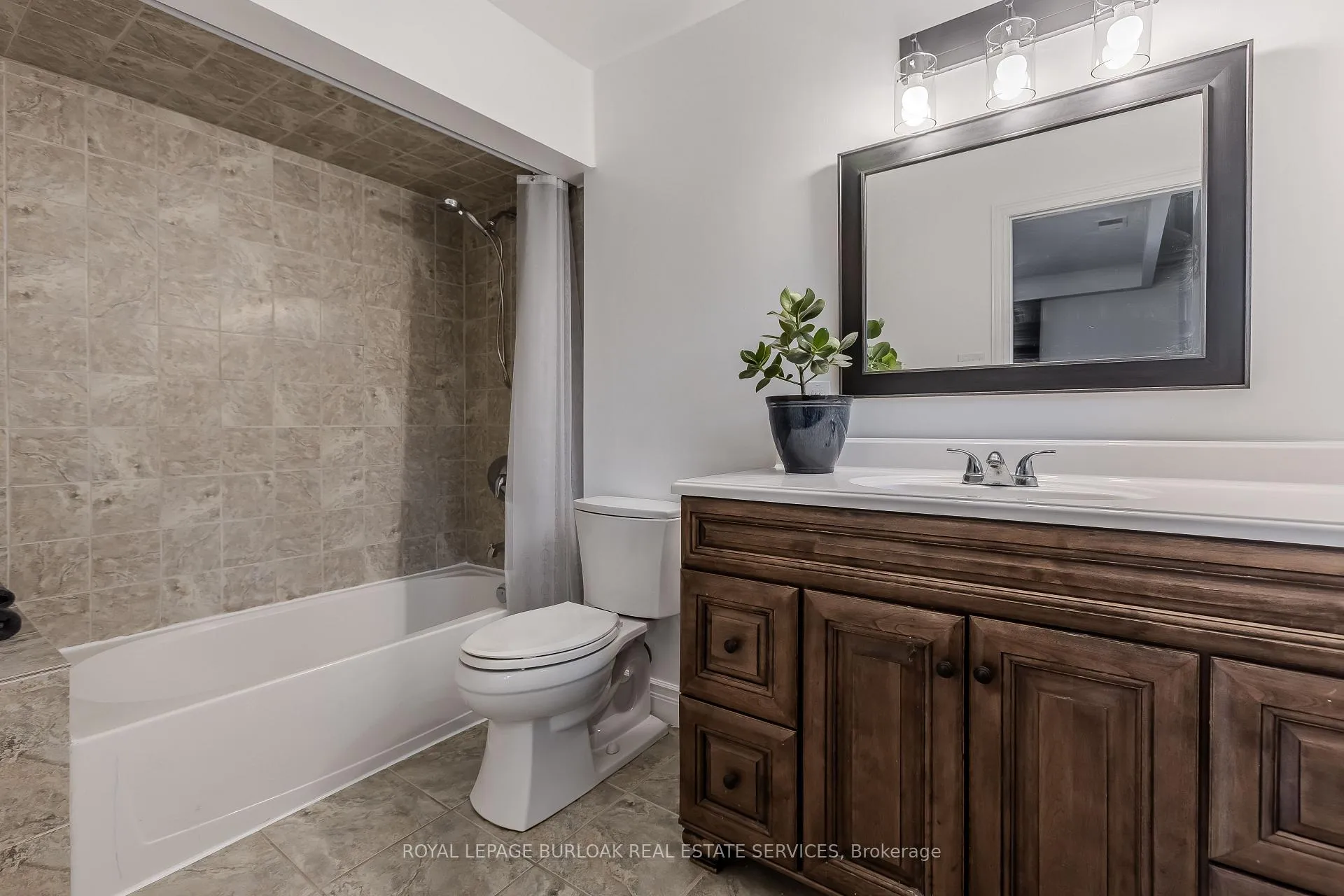 Photo 30 of 112 Hillcrest Avenue, Hamilton, Greensville — HOMEH